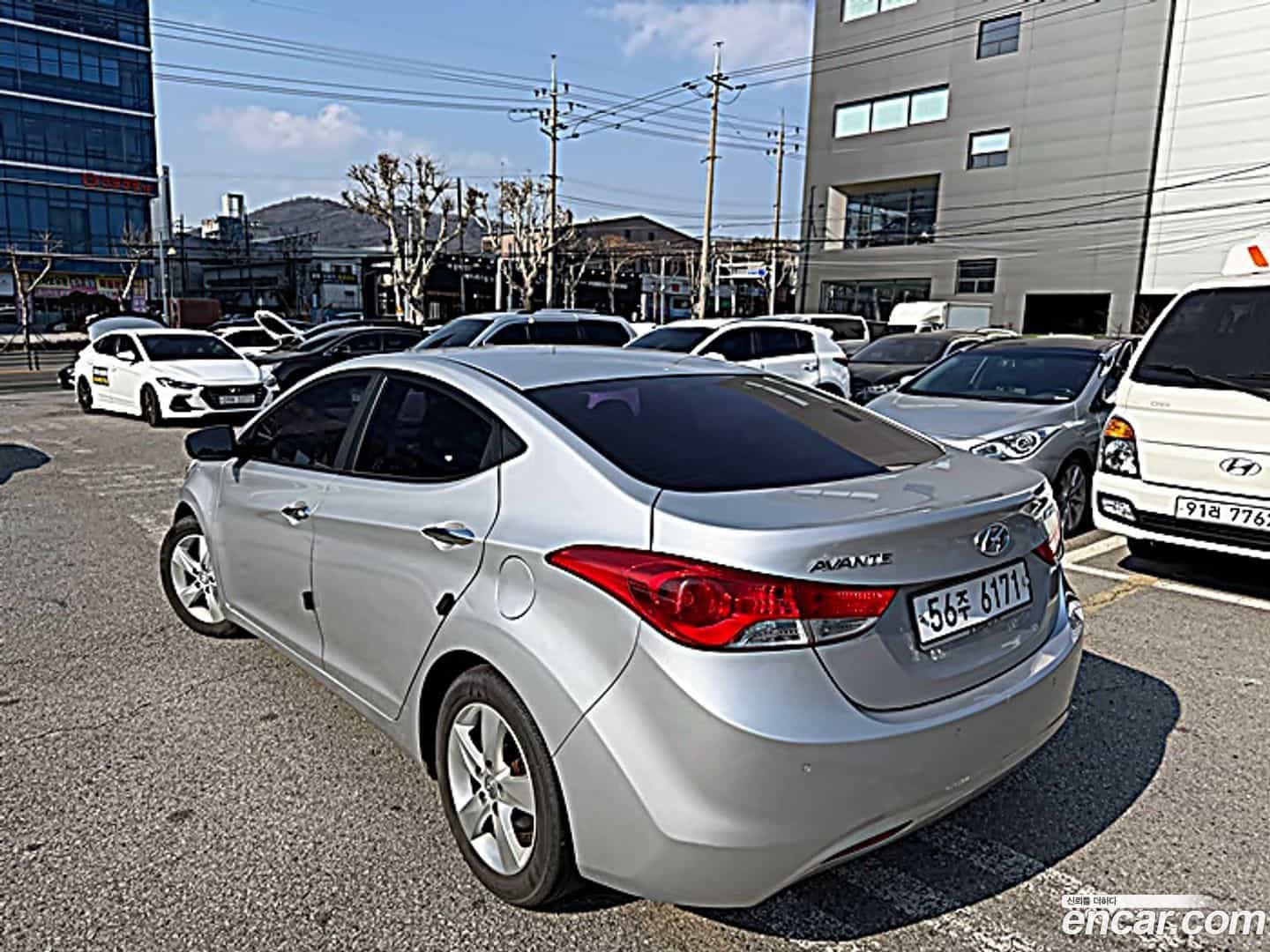 AVANTE Hyundai 2011.9-OUTER-002