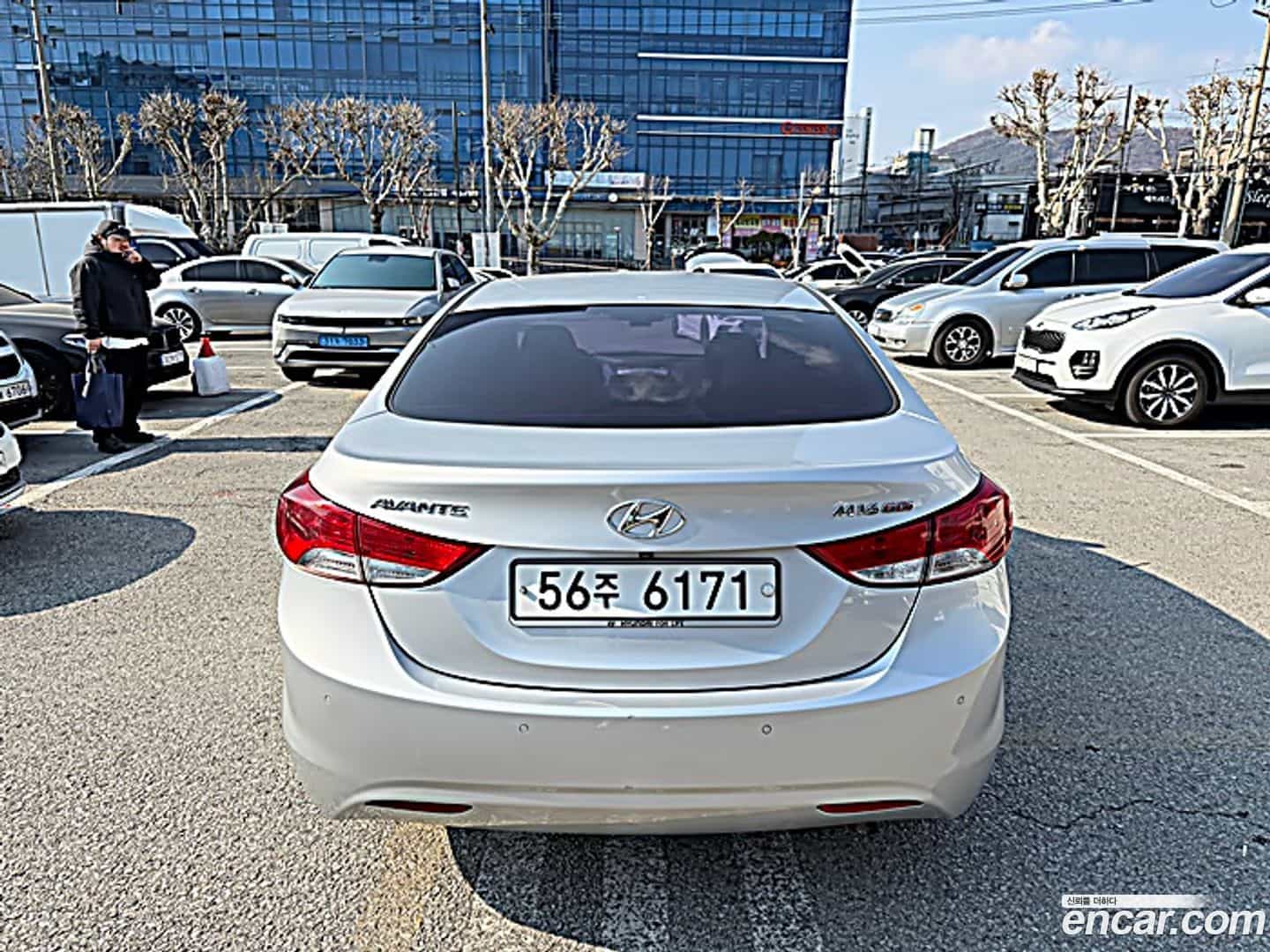 AVANTE Hyundai 2011.9-OUTER-004