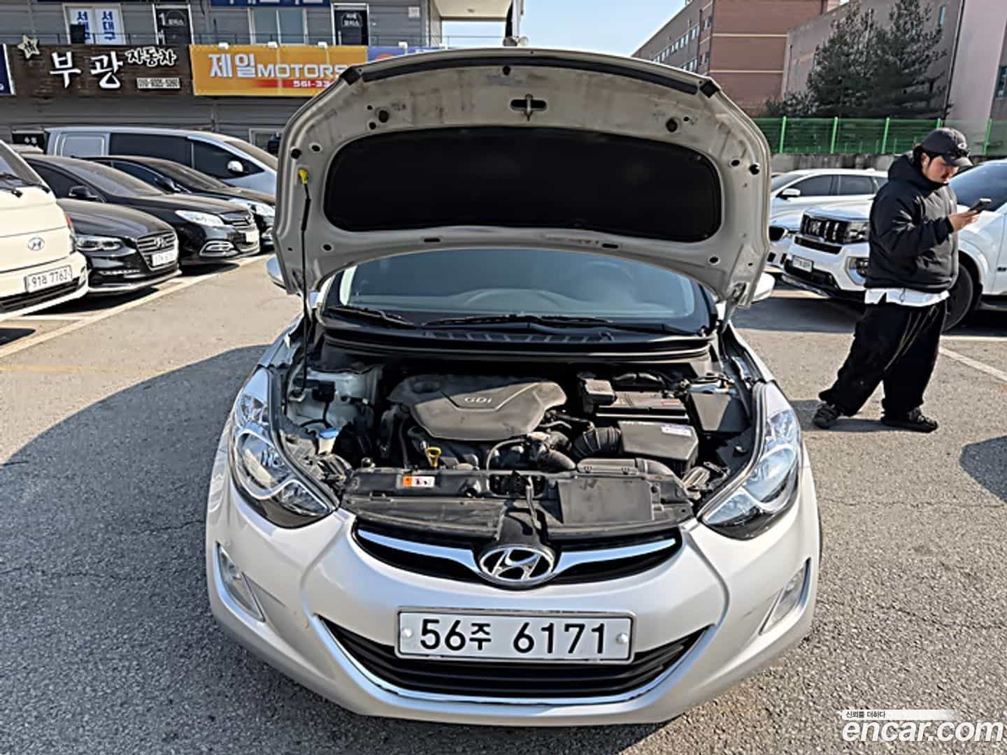 AVANTE Hyundai 2011.9-INNER-006