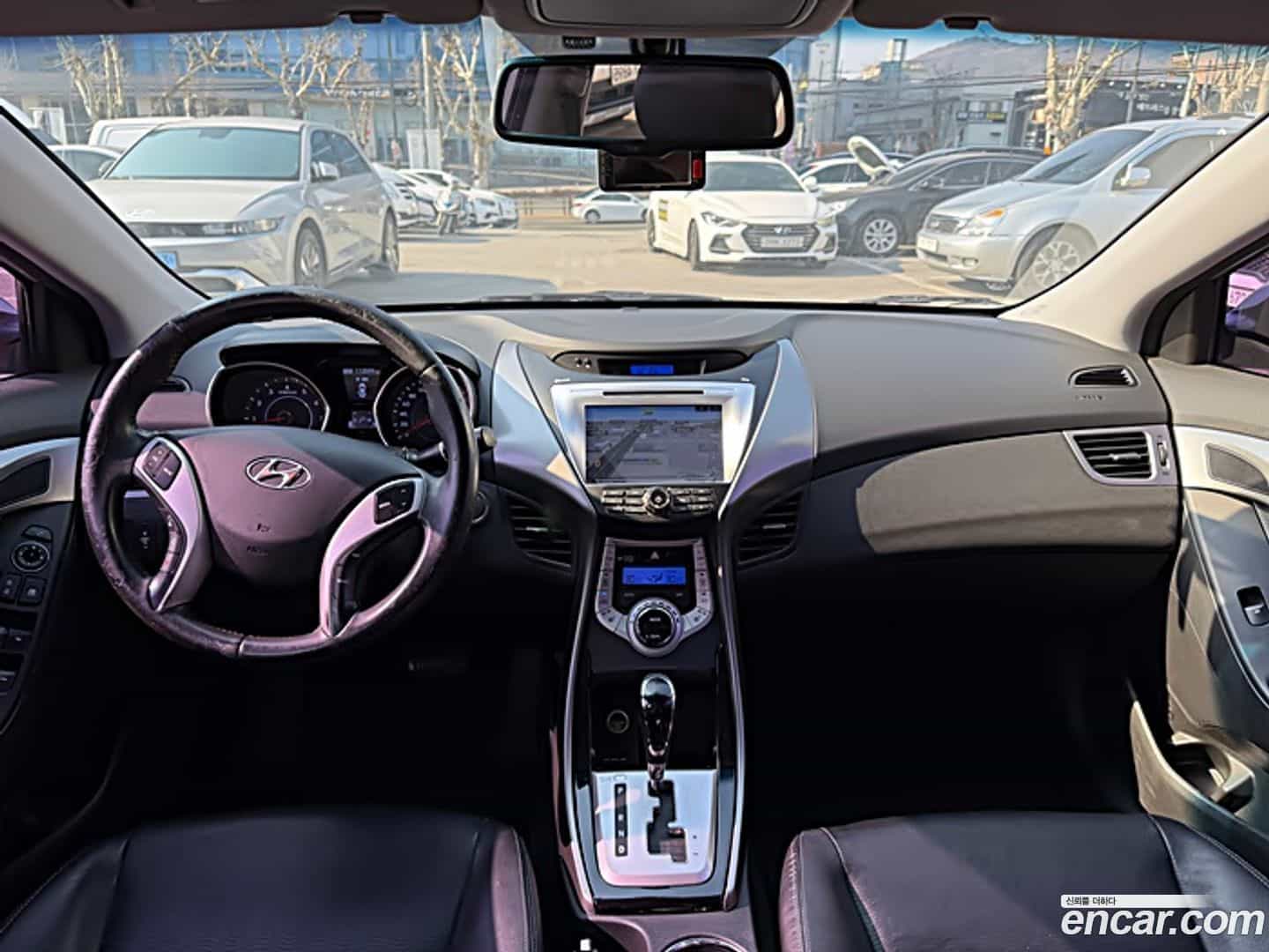 AVANTE Hyundai 2011.9-INNER-007