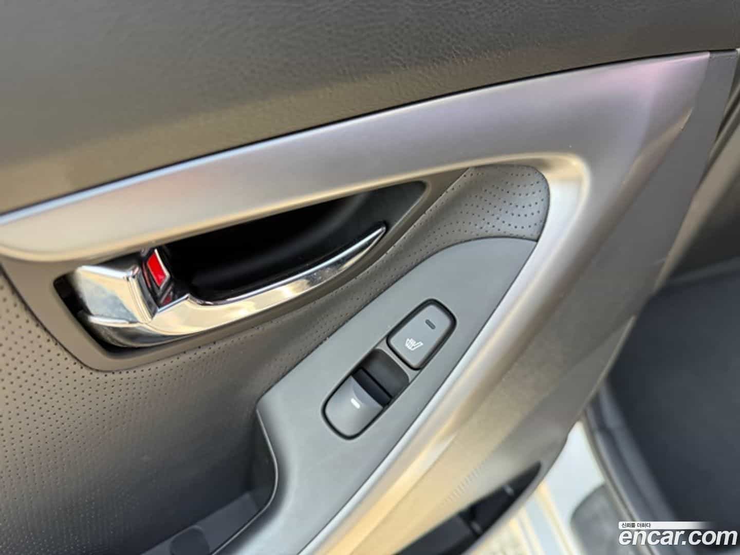 AVANTE Hyundai 2011.9-OPTION-022