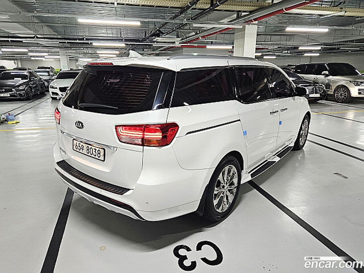 Main__Slider__Photo:Canival Kia 2017.1-7