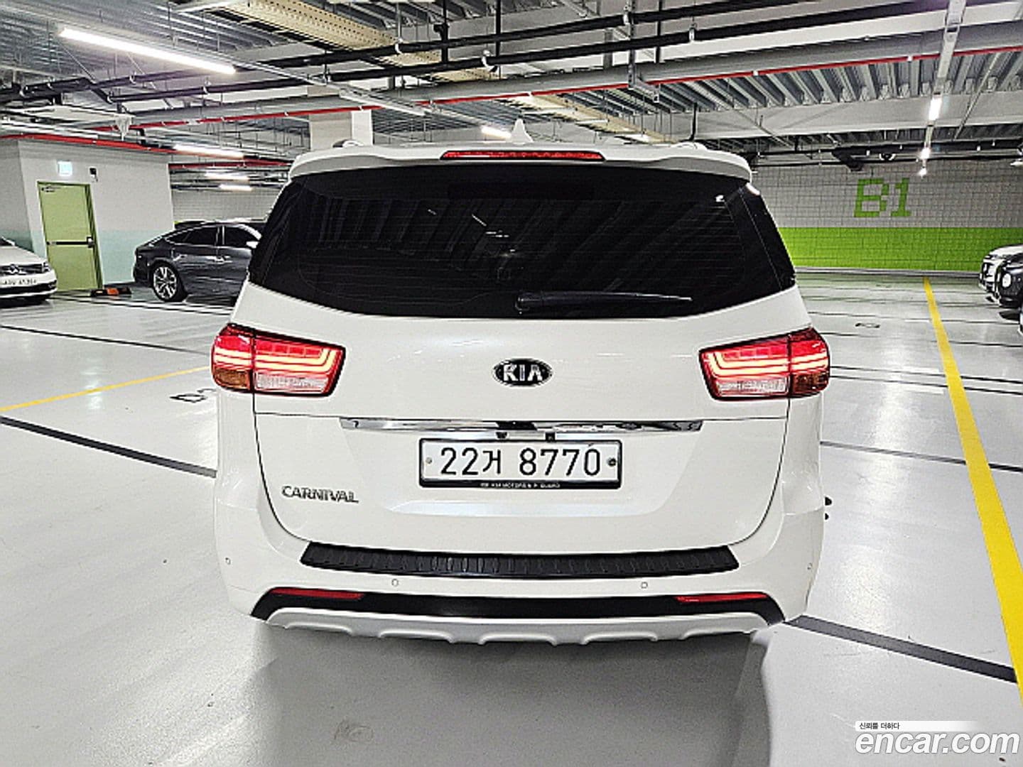 Main__Slider__Photo:Canival Kia 2015.0-6