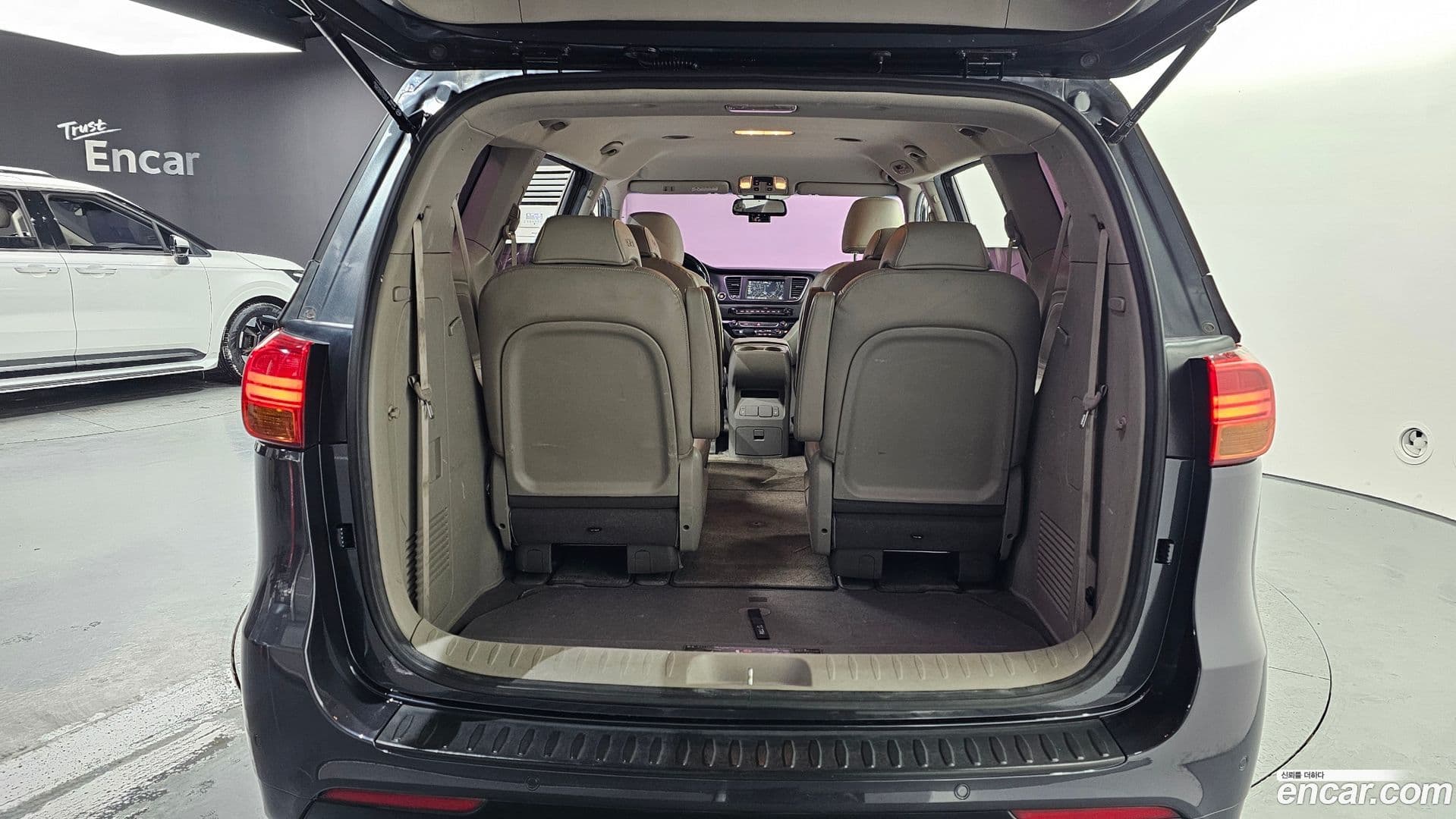 Main__Slider__Photo:Canival Kia 2016.11-19