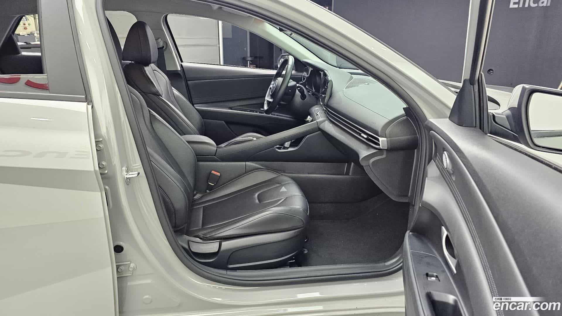 AVANTE Hyundai 2020.11-OPTION-015