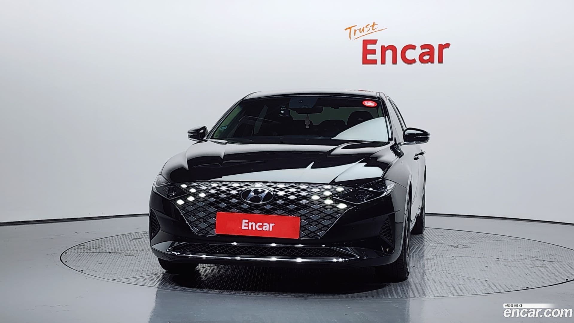 Main__Slider__Photo:Grandeur Hyundai 2021.6-2