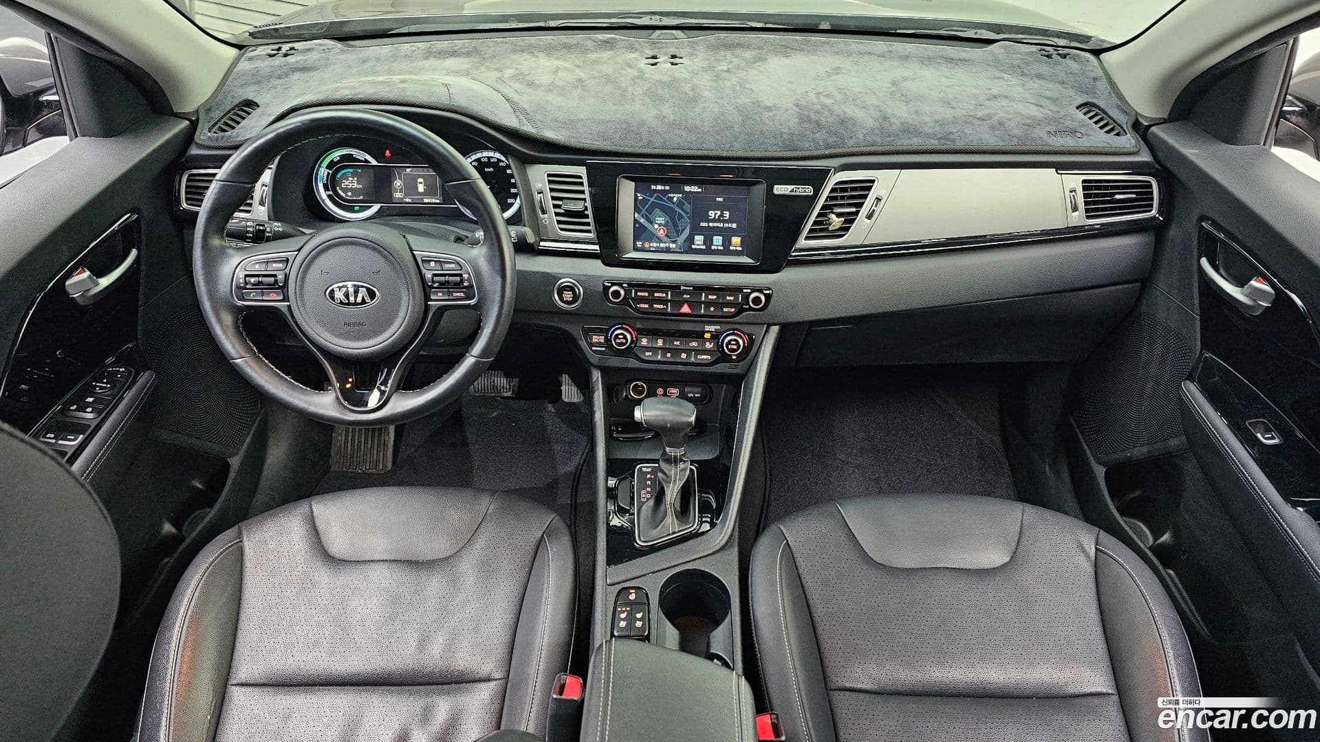 Main__Slider__Photo:Niro Kia 2017.5-6