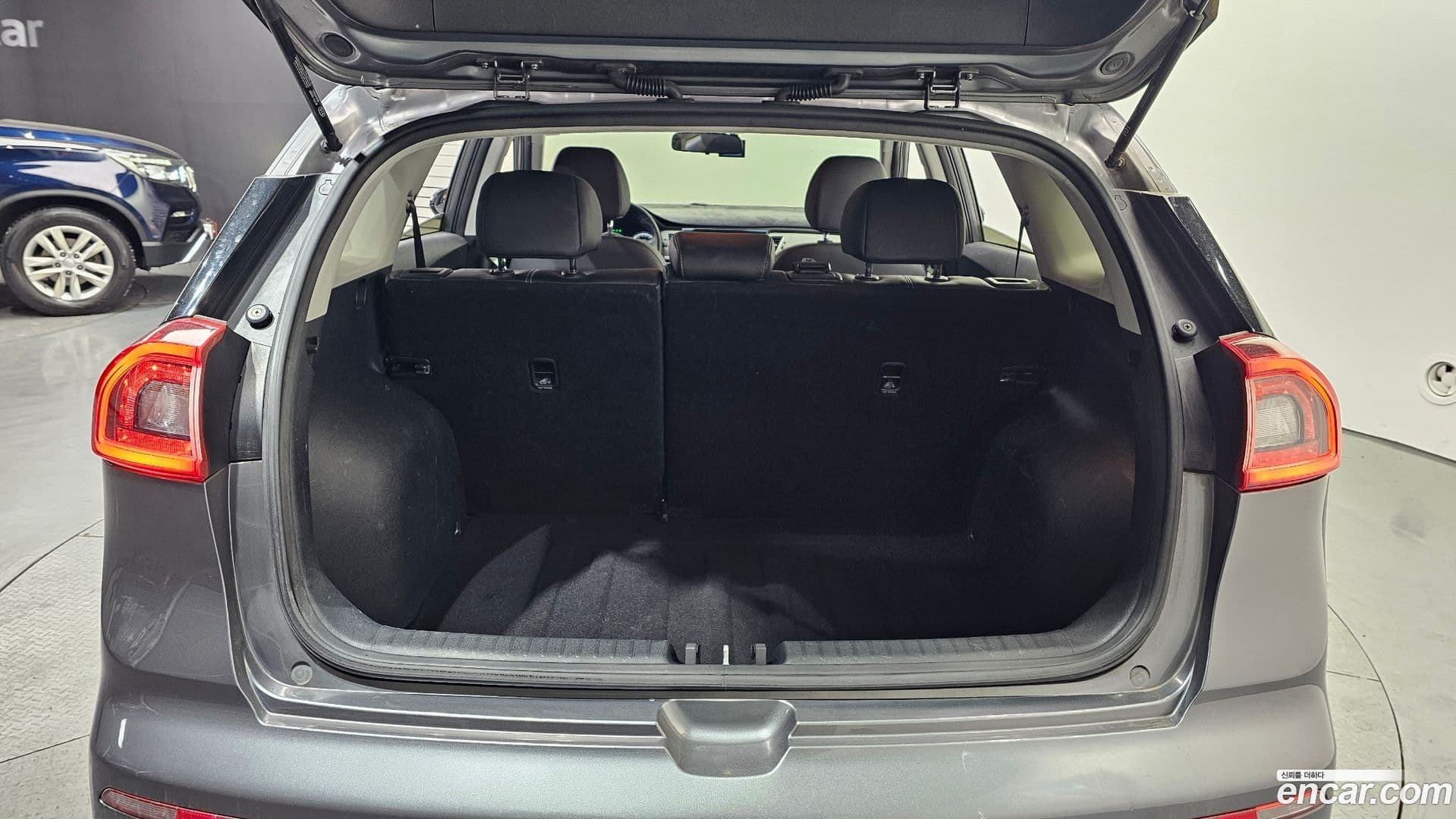 Main__Slider__Photo:Niro Kia 2017.5-19