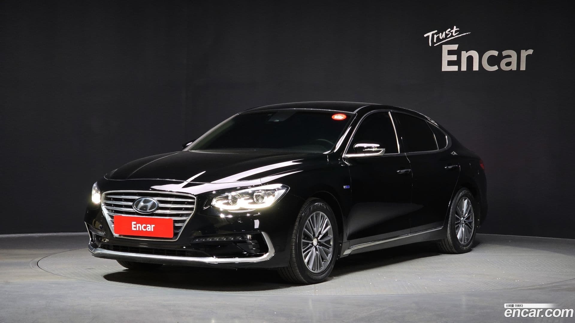 Main__Slider__Photo:Grandeur Hyundai 2018.4-0