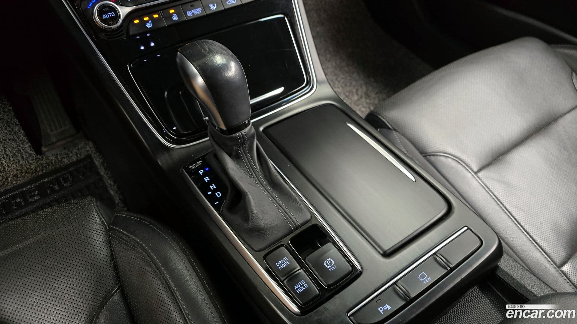 Main__Slider__Photo:Grandeur Hyundai 2018.4-8