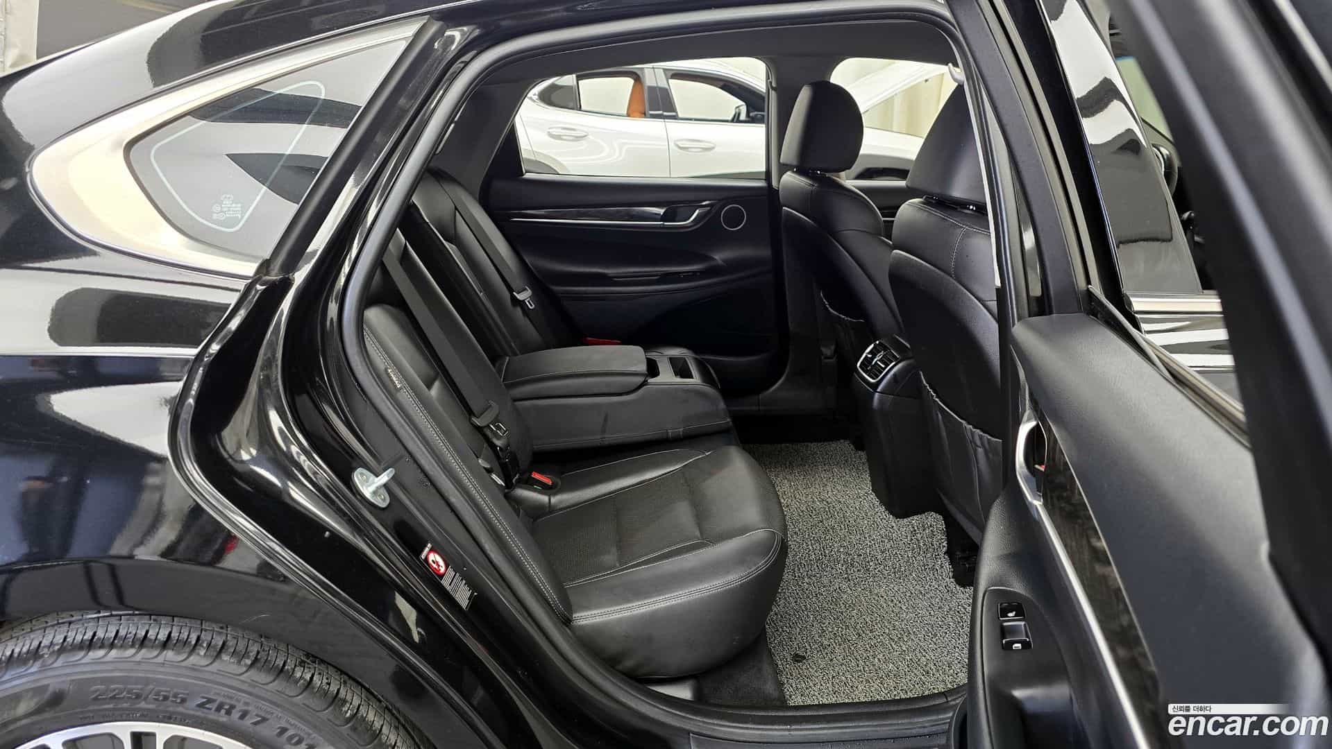 Grandeur Hyundai 2018.4-OPTION-016