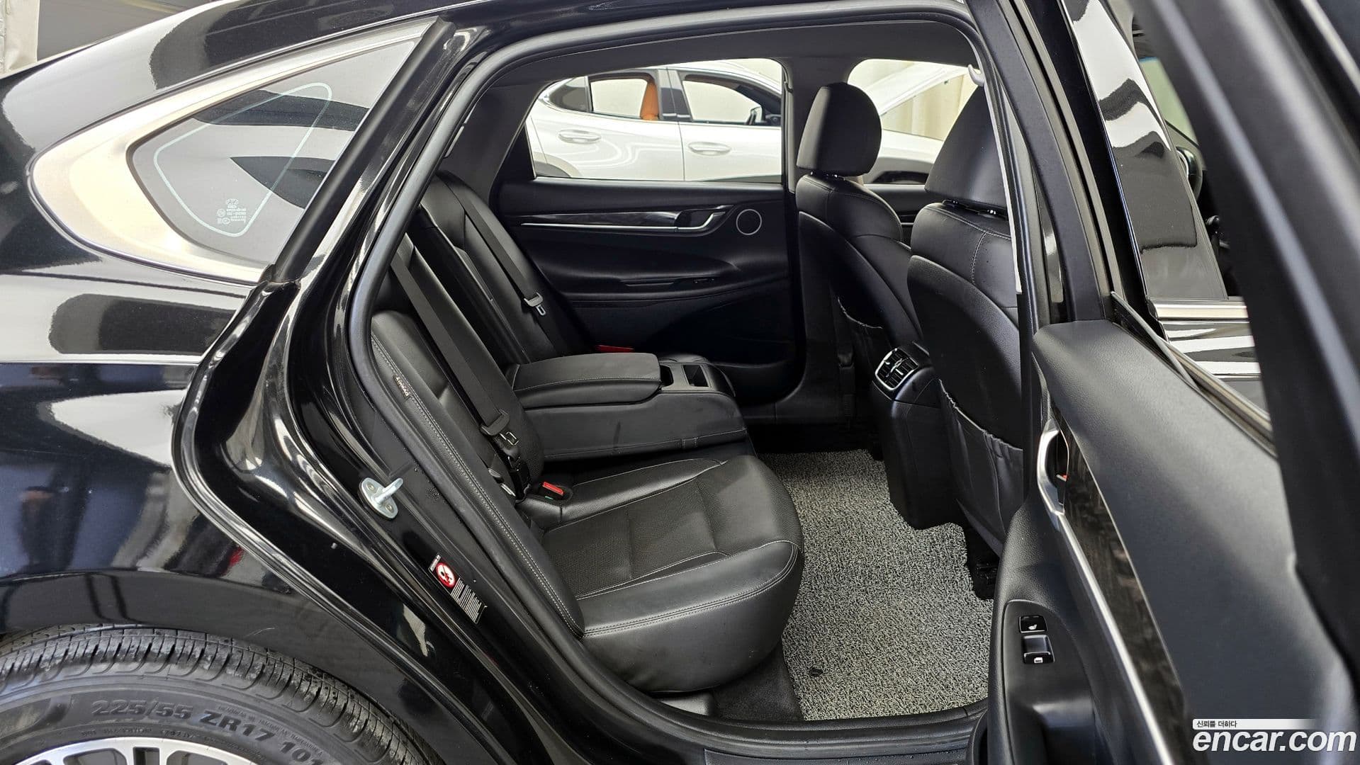 Main__Slider__Photo:Grandeur Hyundai 2018.4-11