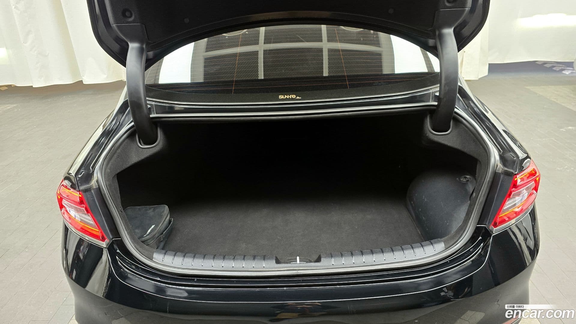 Main__Slider__Photo:Grandeur Hyundai 2018.4-19