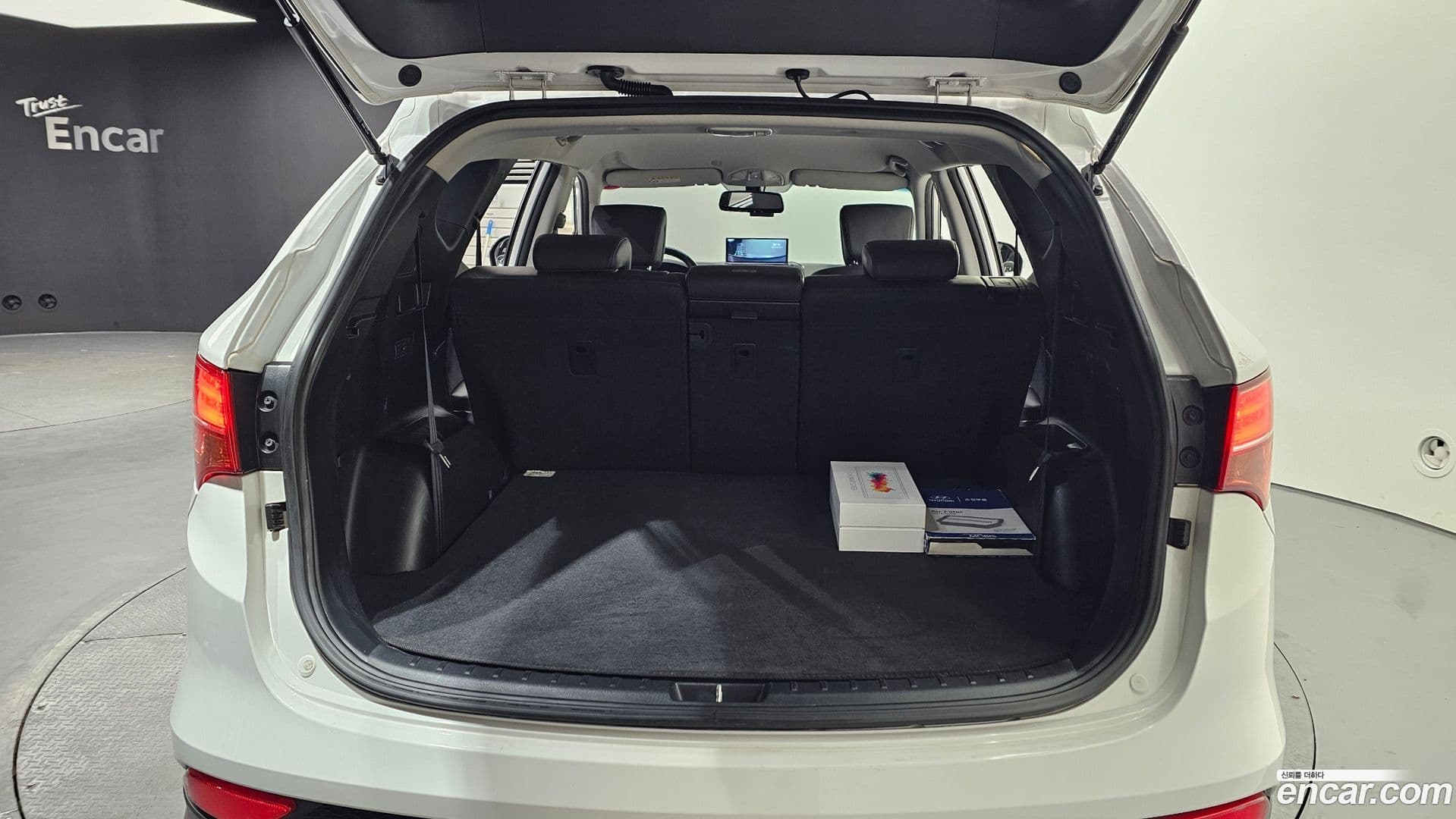 Main__Slider__Photo:Santafe Hyundai 2014.5-19