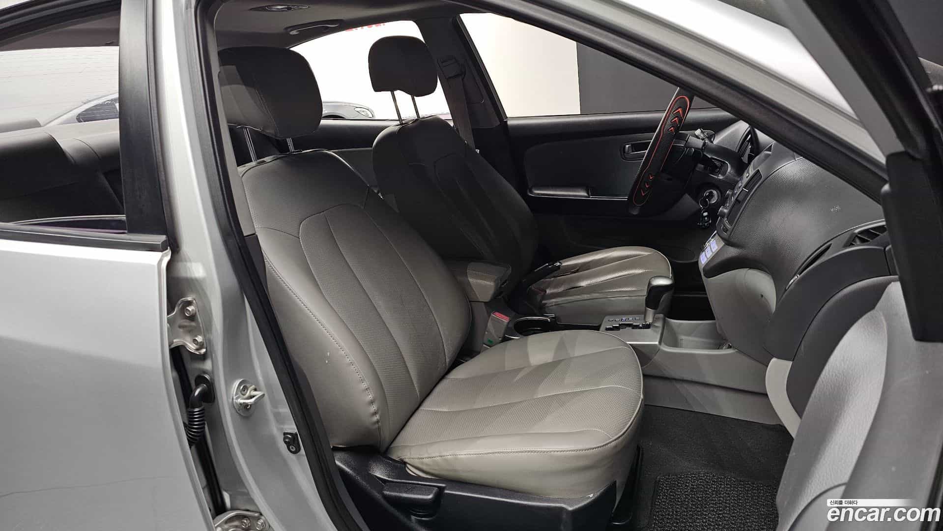 AVANTE Hyundai 2009.5-INNER-010