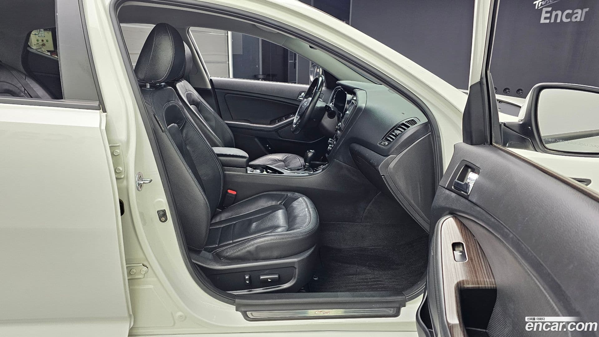 Main__Slider__Photo:K5 Kia 2012.8-10