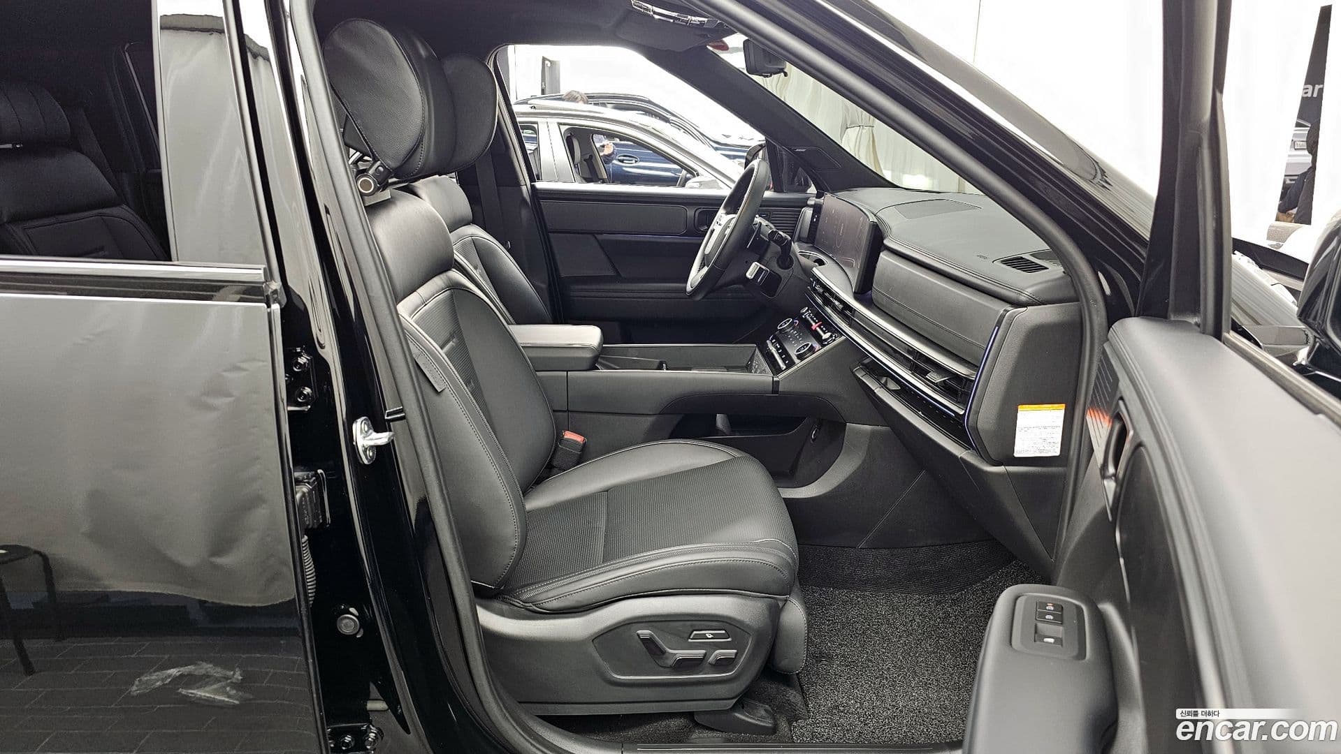 Main__Slider__Photo:Santafe Hyundai 2024.0-10