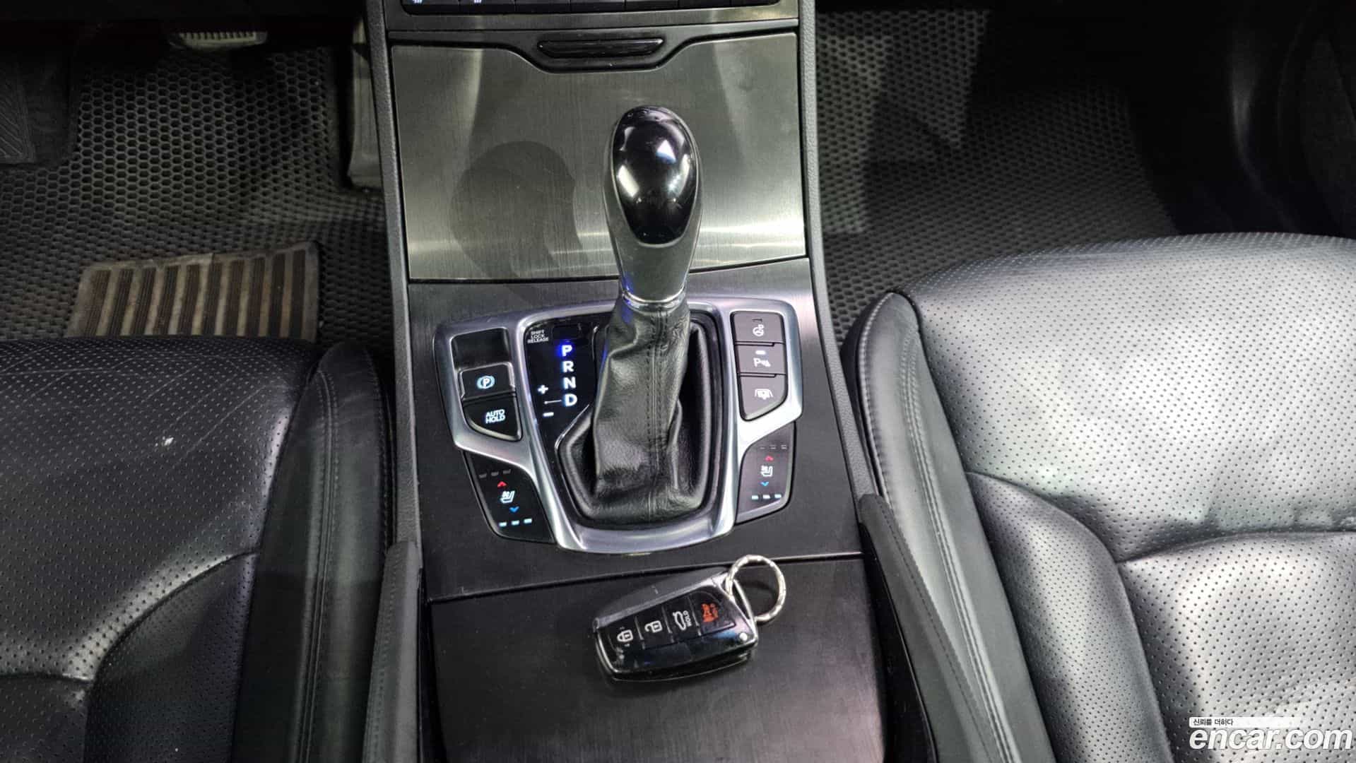 Grandeur Hyundai 2015.9-INNER-009