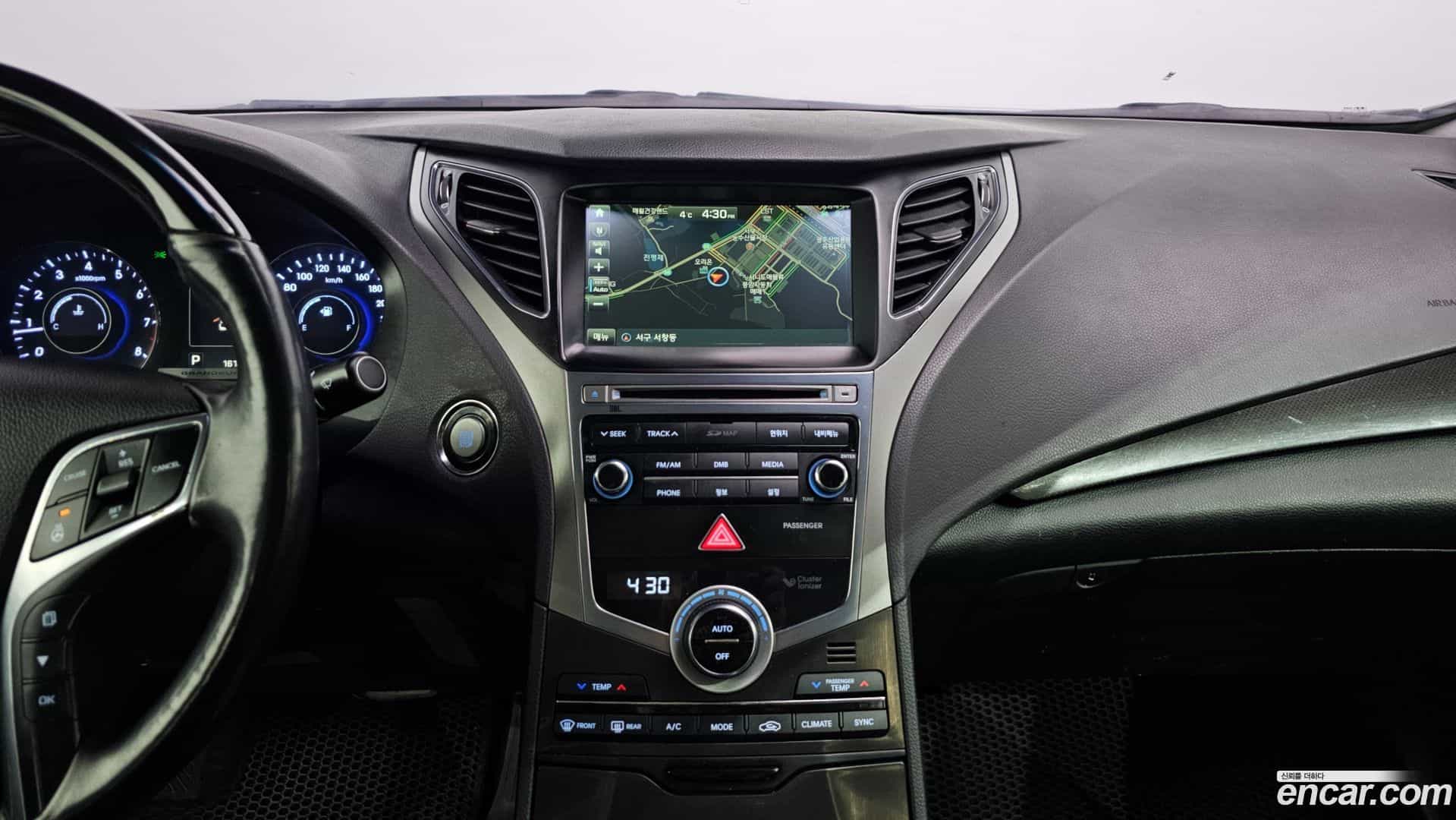 Grandeur Hyundai 2015.9-OPTION-018