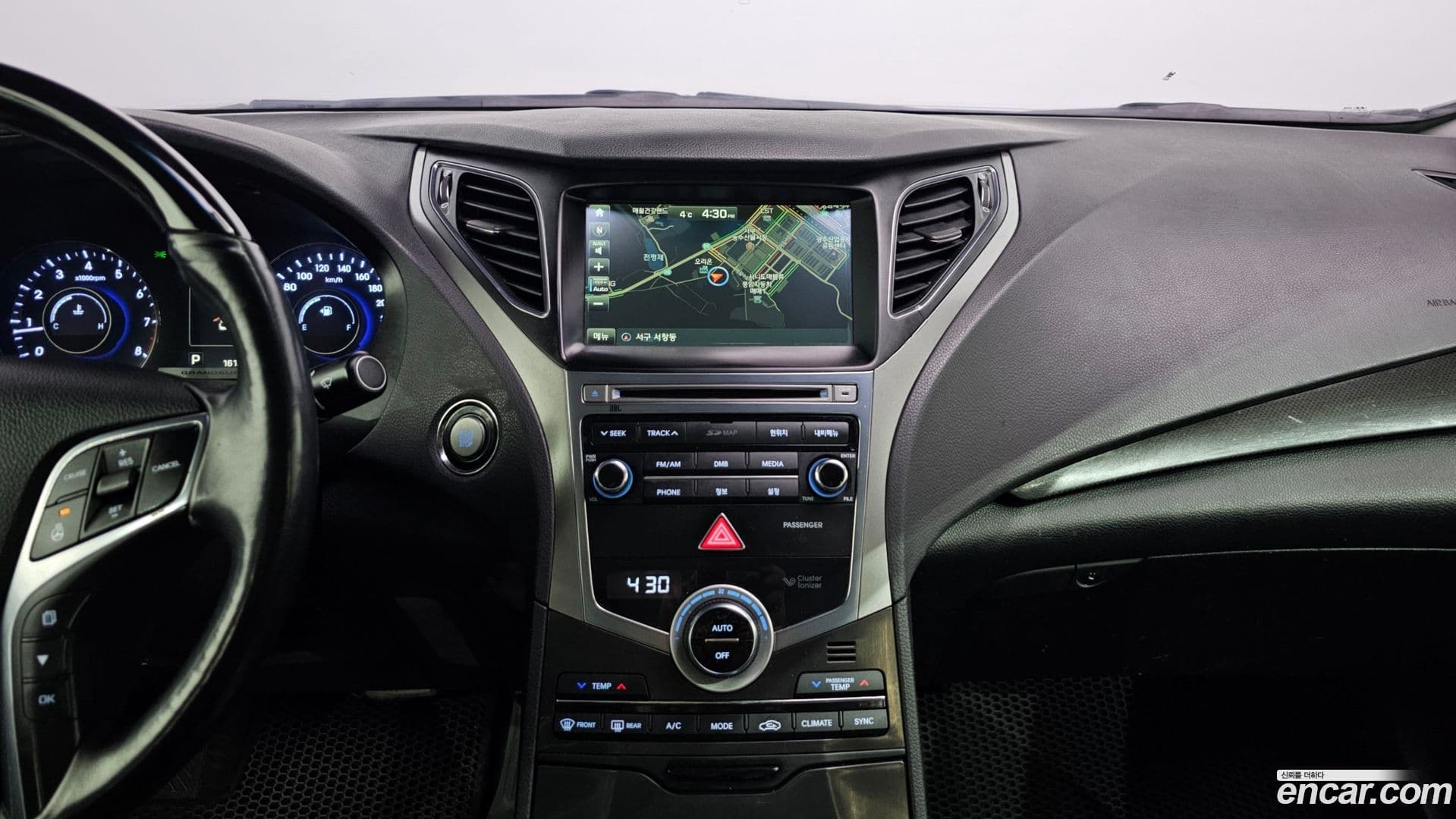 Main__Slider__Photo:Grandeur Hyundai 2015.9-13