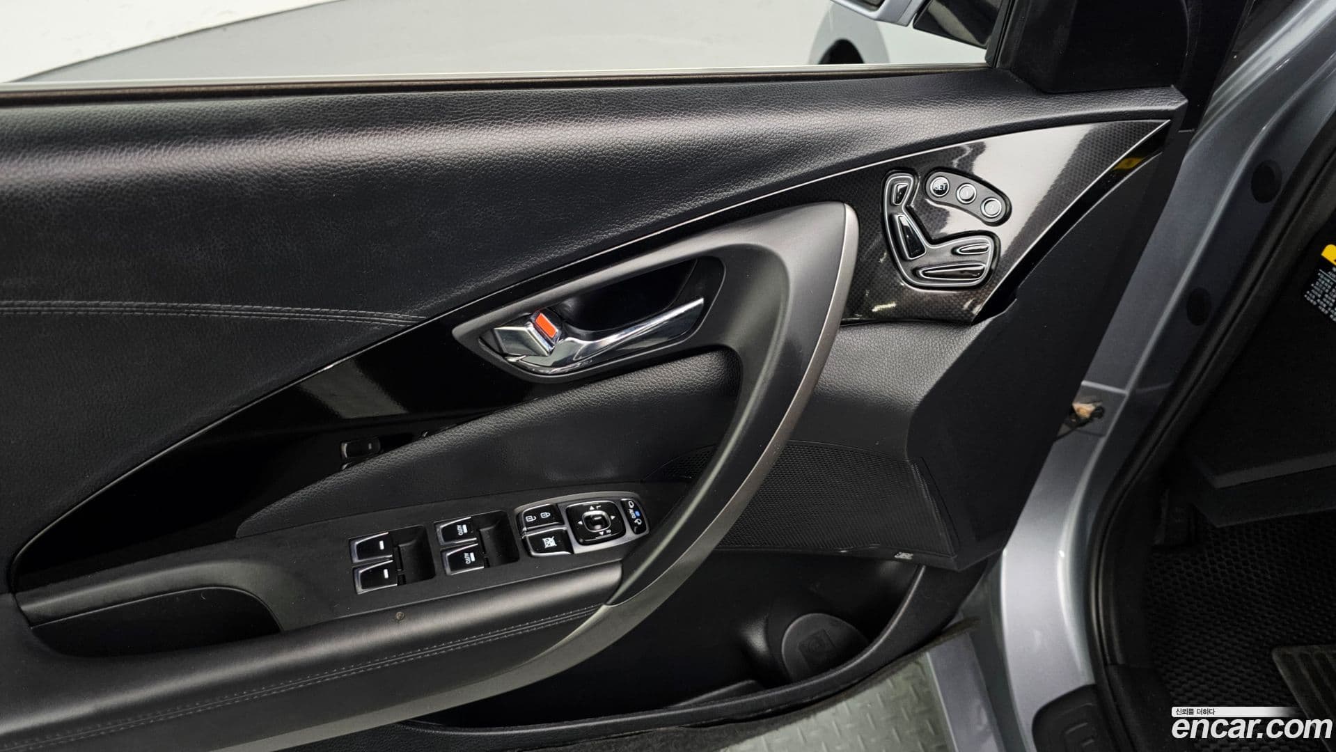 Main__Slider__Photo:Grandeur Hyundai 2015.9-17