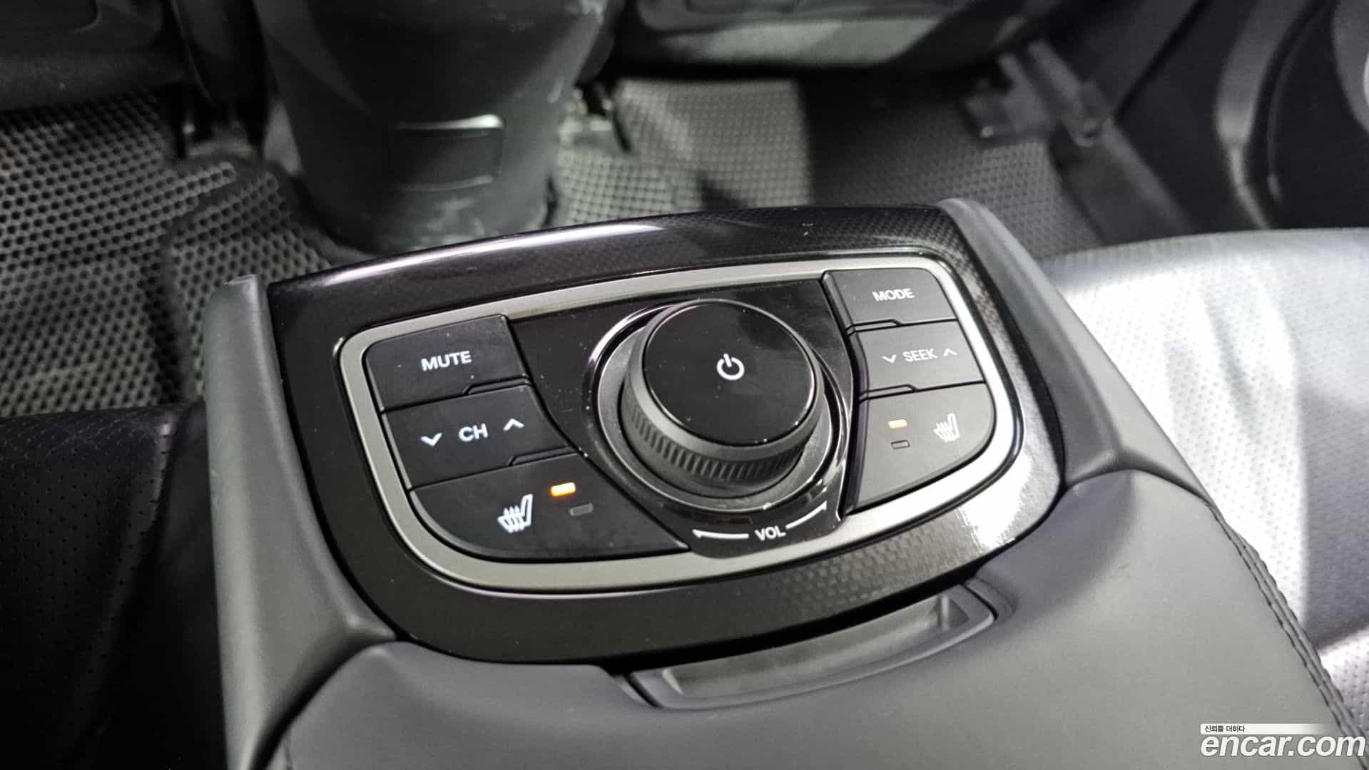 Grandeur Hyundai 2015.9-OPTION-023