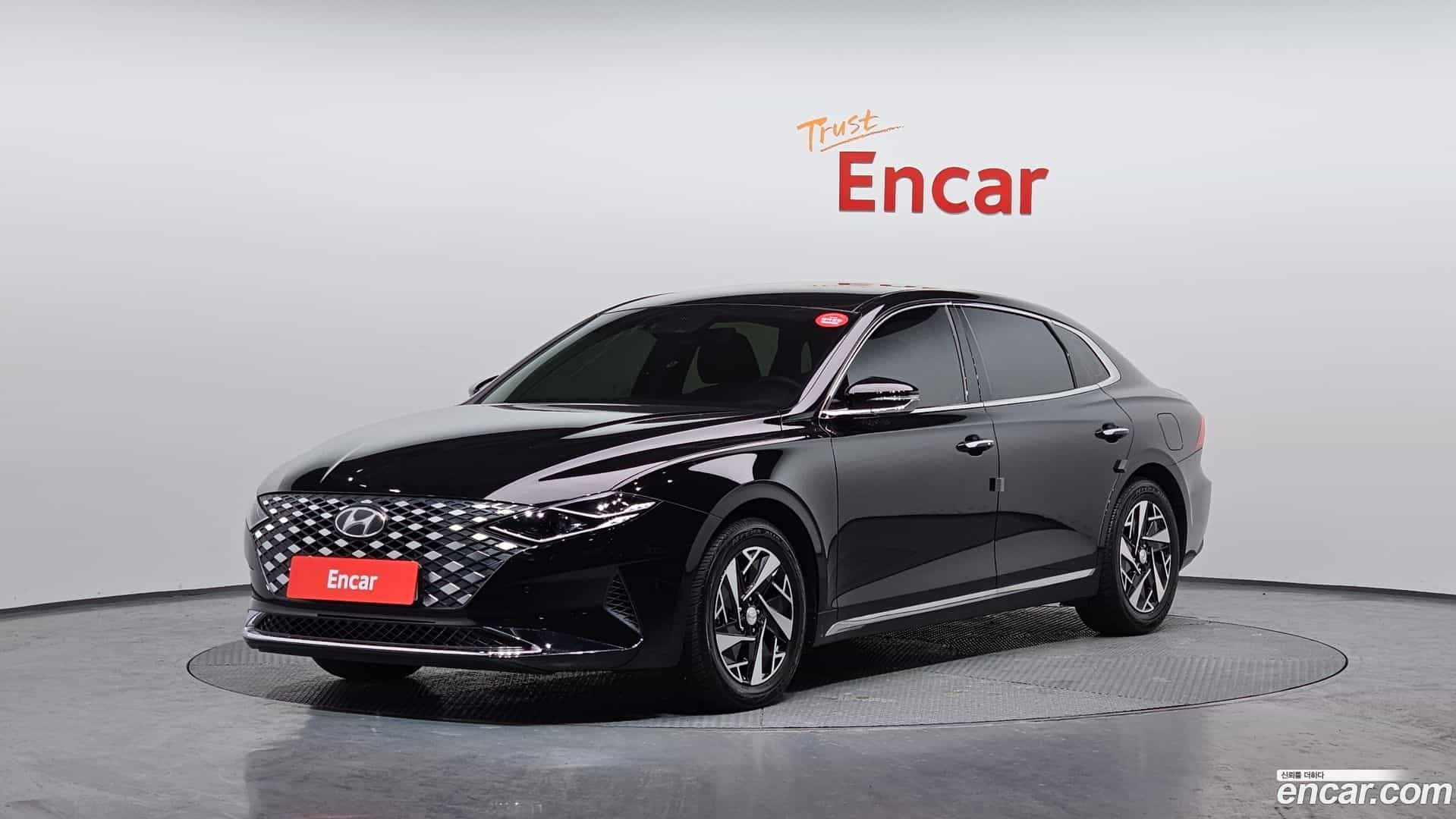 Grandeur Hyundai 2021.11-OUTER-001