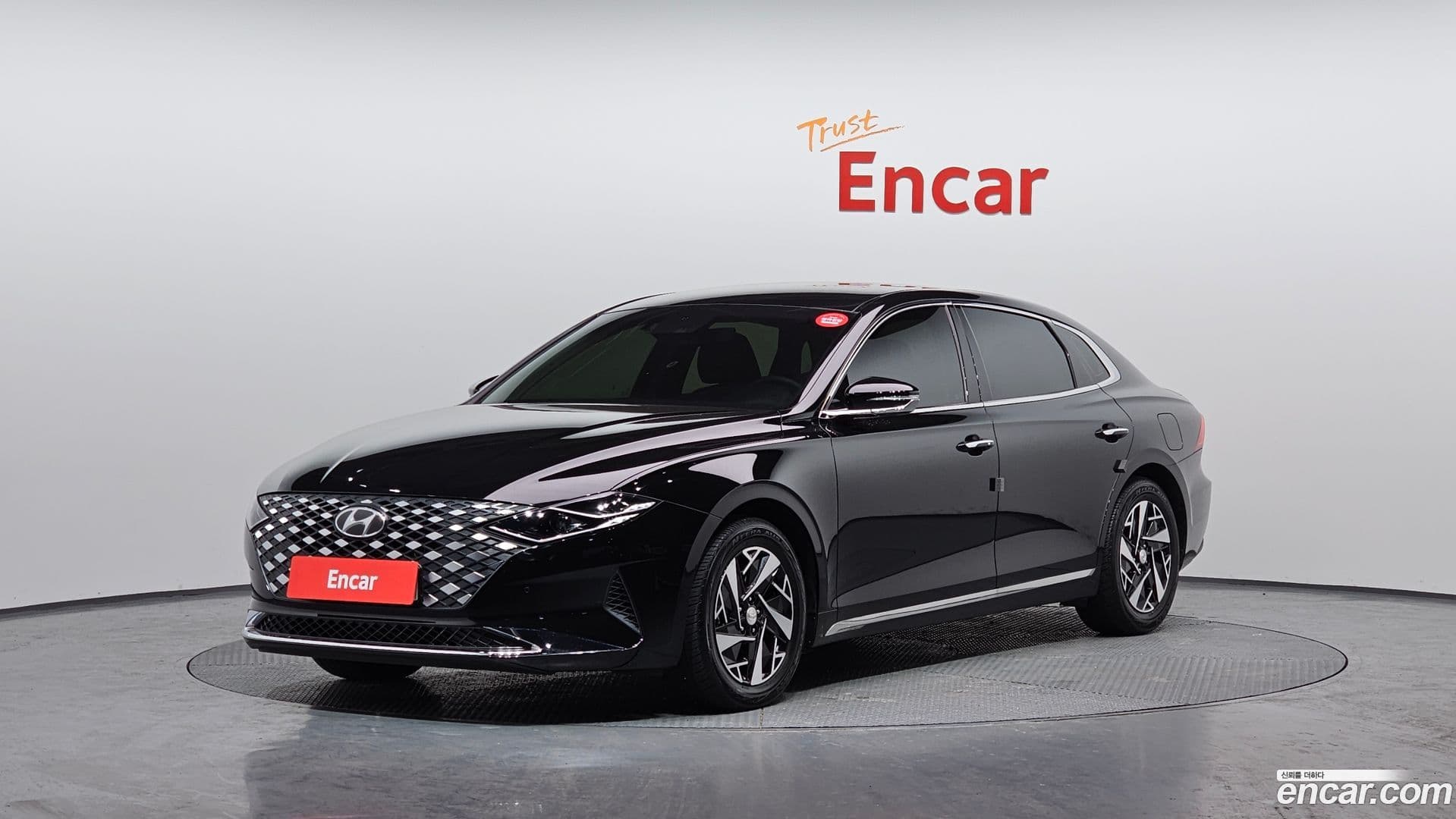 Main__Slider__Photo:Grandeur Hyundai 2021.11-0