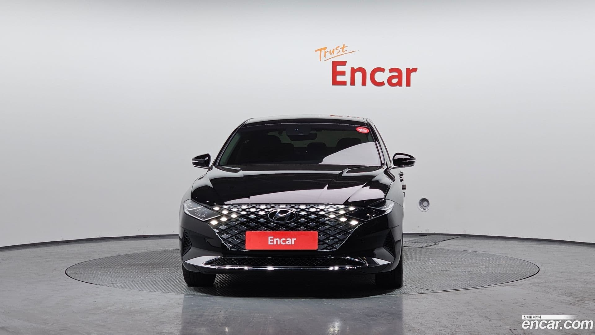 Main__Slider__Photo:Grandeur Hyundai 2021.11-2