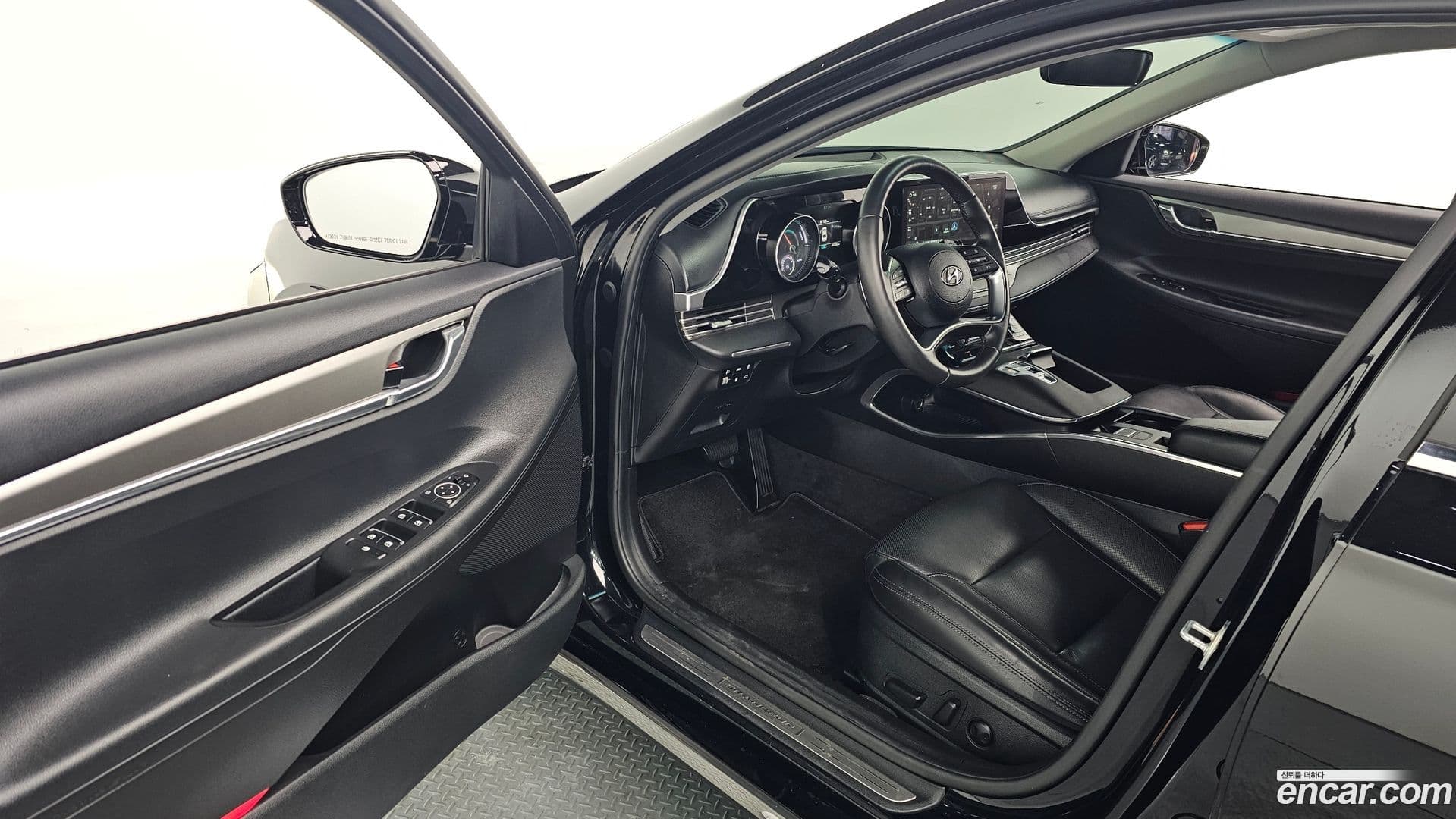 Main__Slider__Photo:Grandeur Hyundai 2021.11-10