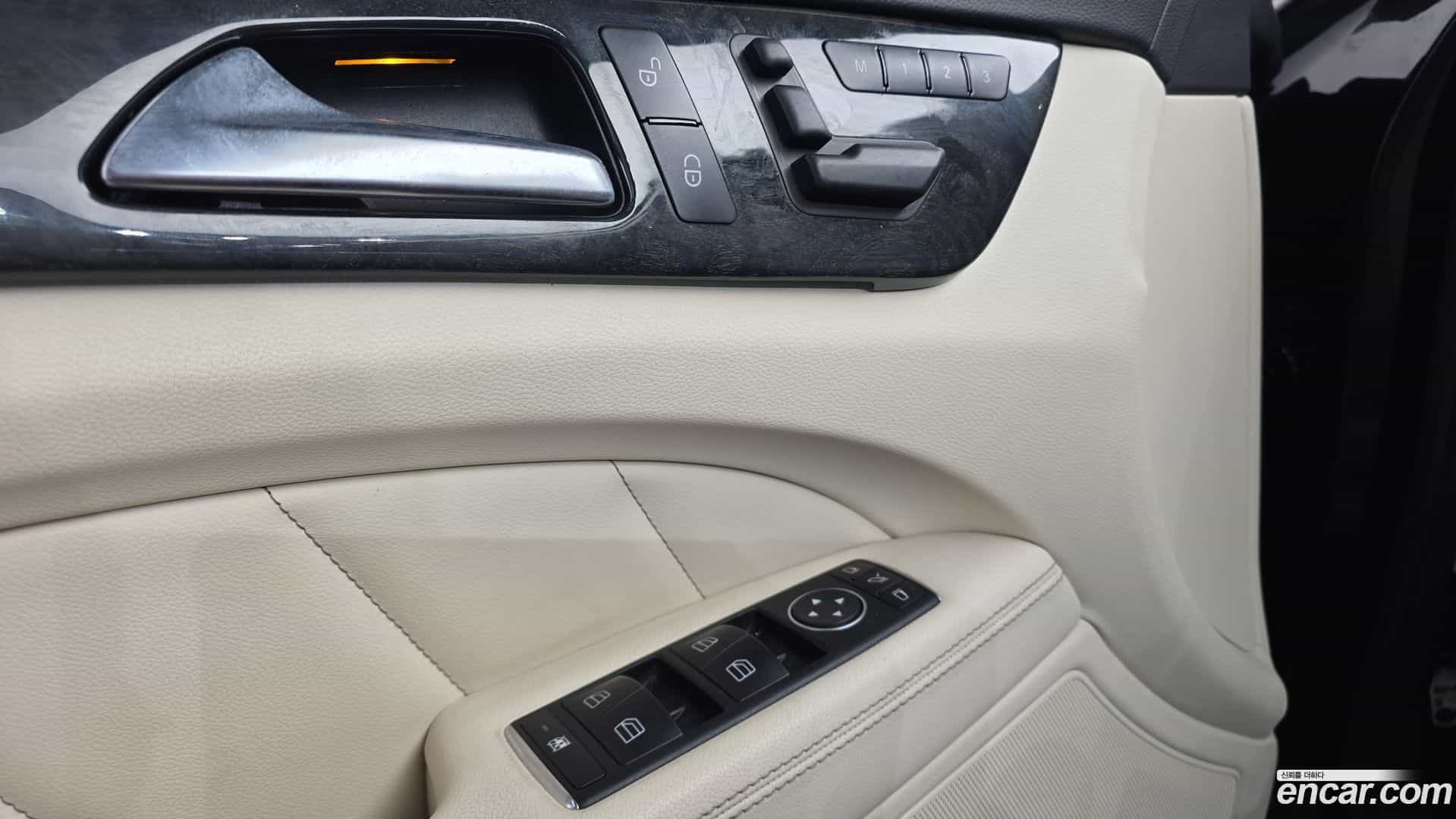 CLS-Class Mercedes-Benz 2013.9-OPTION-017