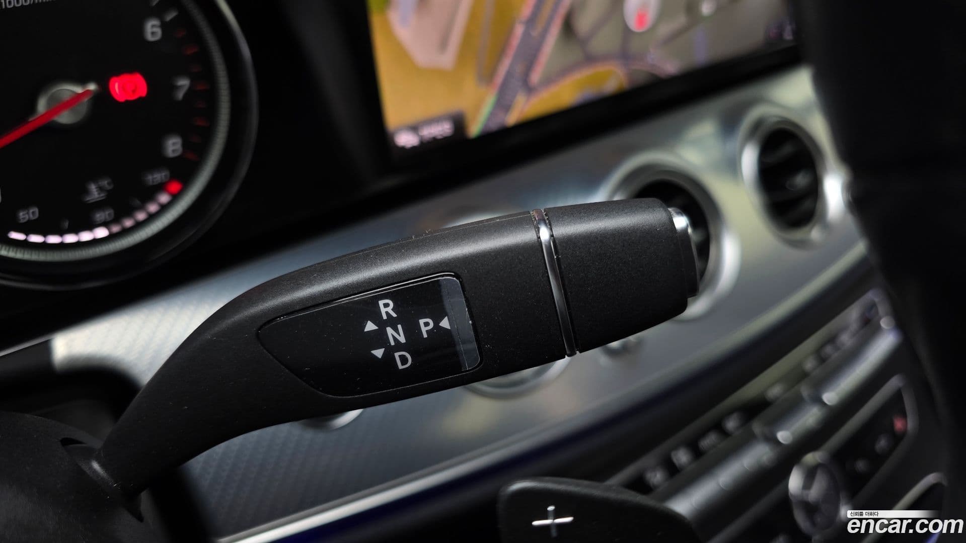 Main__Slider__Photo:E-Class Mercedes-Benz 2020.1-8