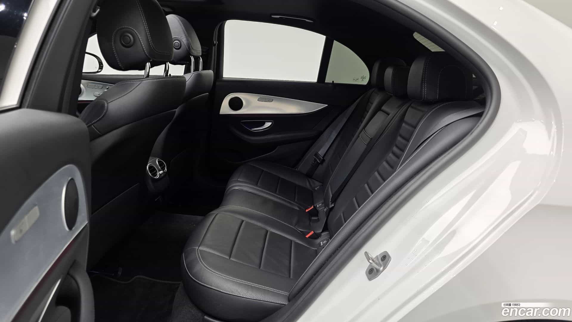 E-Class Mercedes-Benz 2020.1-OPTION-016