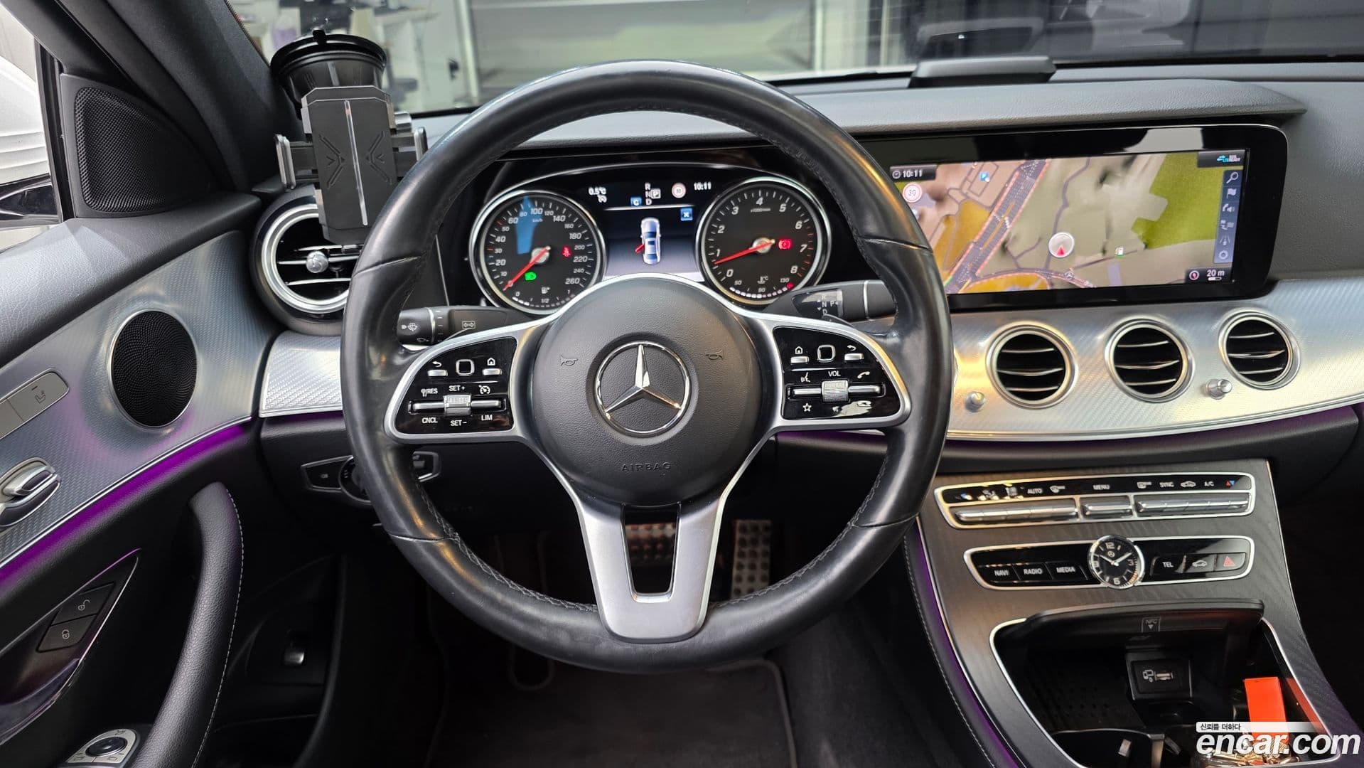 Main__Slider__Photo:E-Class Mercedes-Benz 2020.1-12