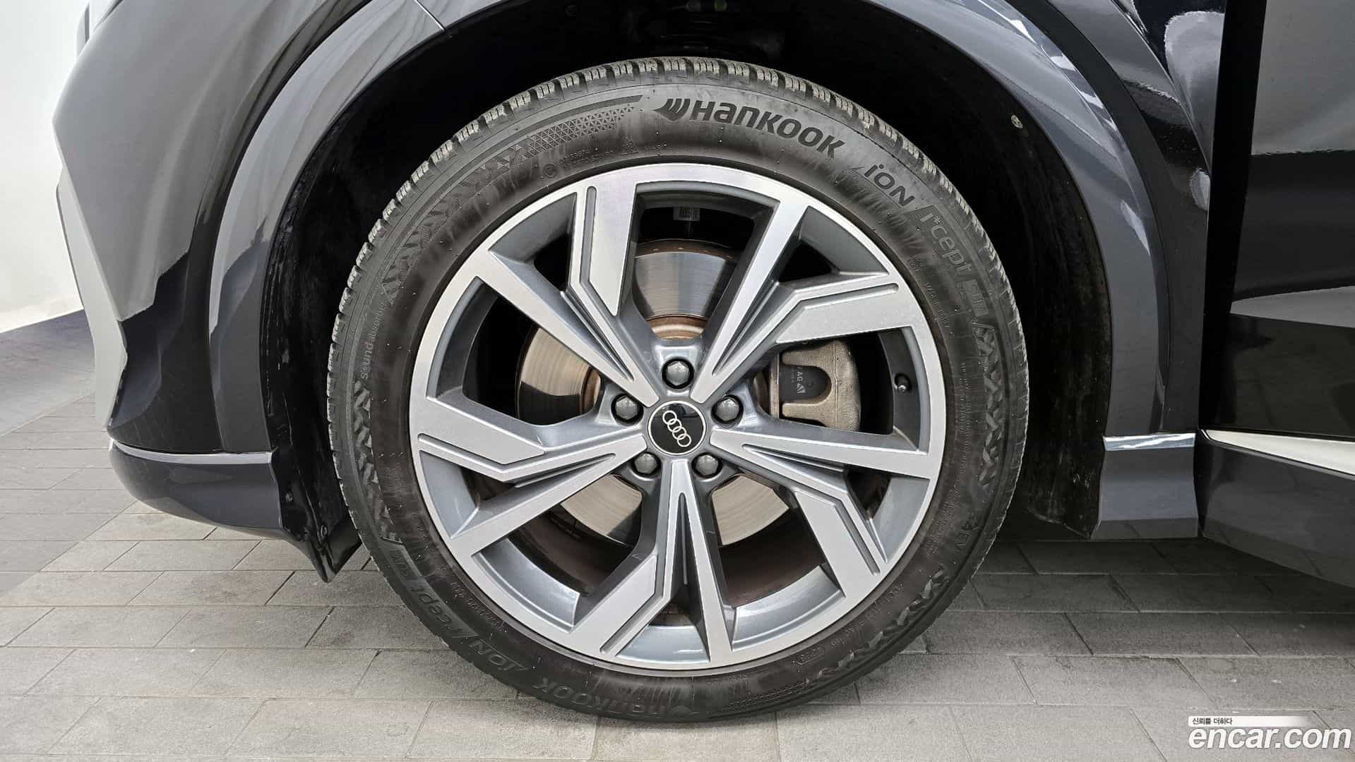 Q4 e-tron Audi 2023.11-OUTER-005