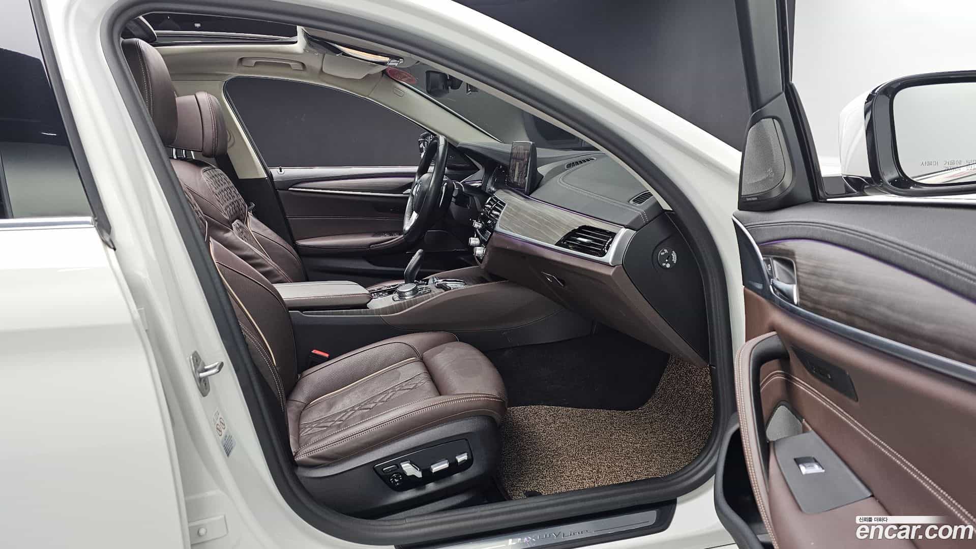 5-Series BMW 2020.10-INNER-010