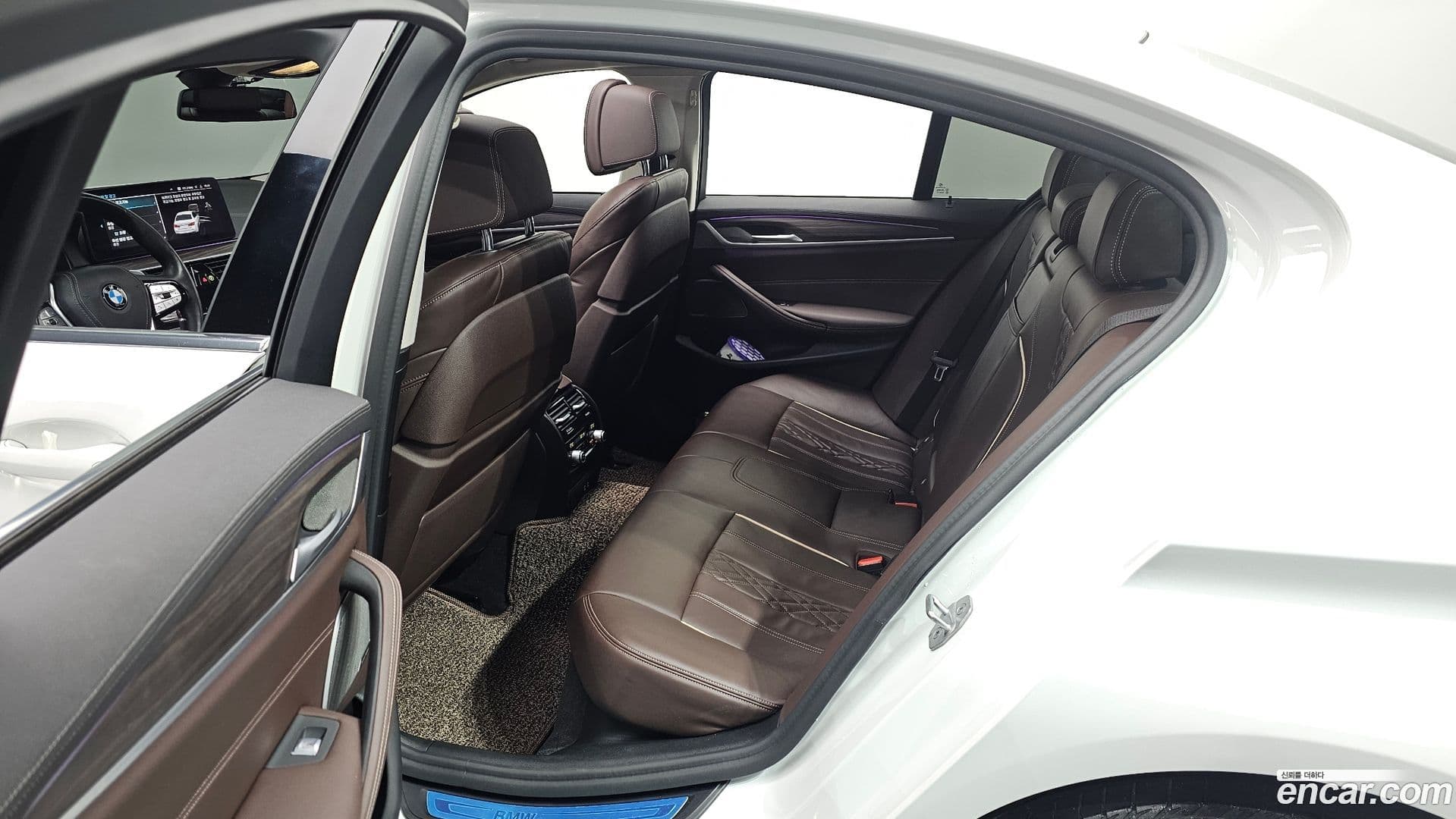 Main__Slider__Photo:5-Series BMW 2020.10-15