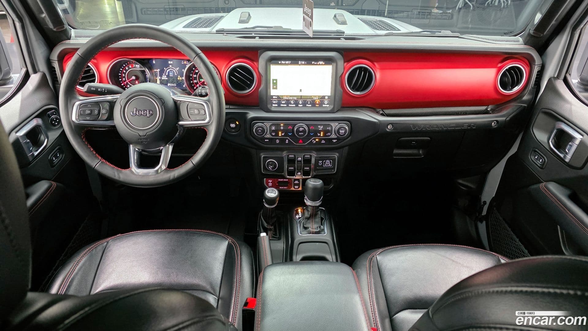 Main__Slider__Photo:Wrangler Jeep 2022.9-6