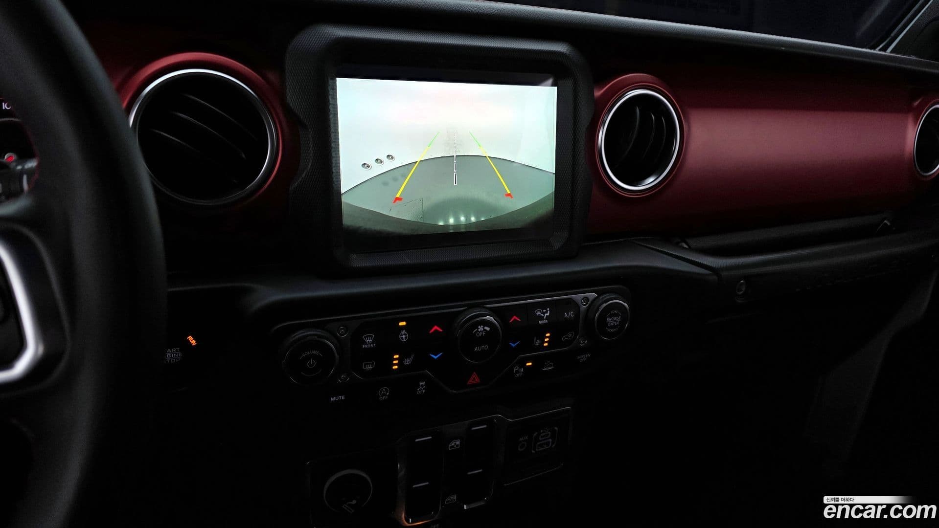 Main__Slider__Photo:Wrangler Jeep 2022.9-15