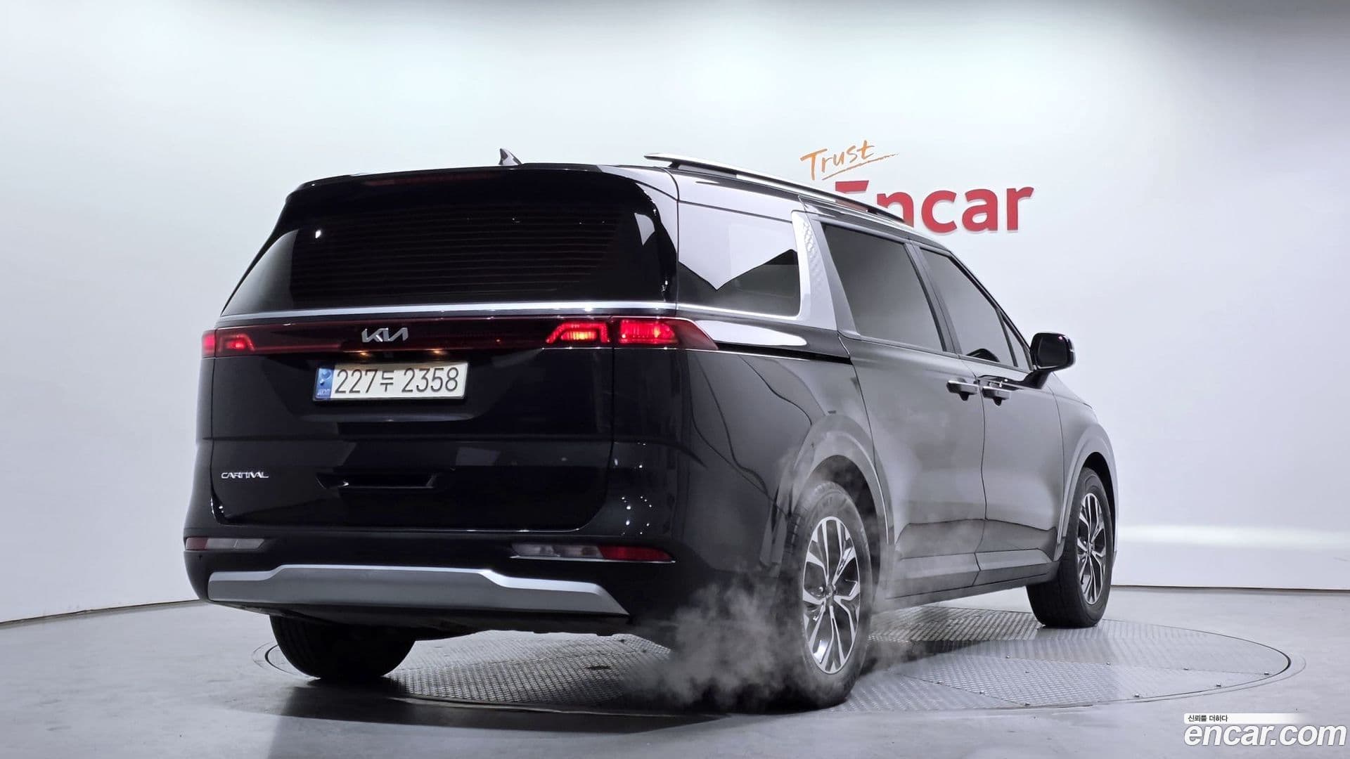 Main__Slider__Photo:Canival Kia 2023.0-1