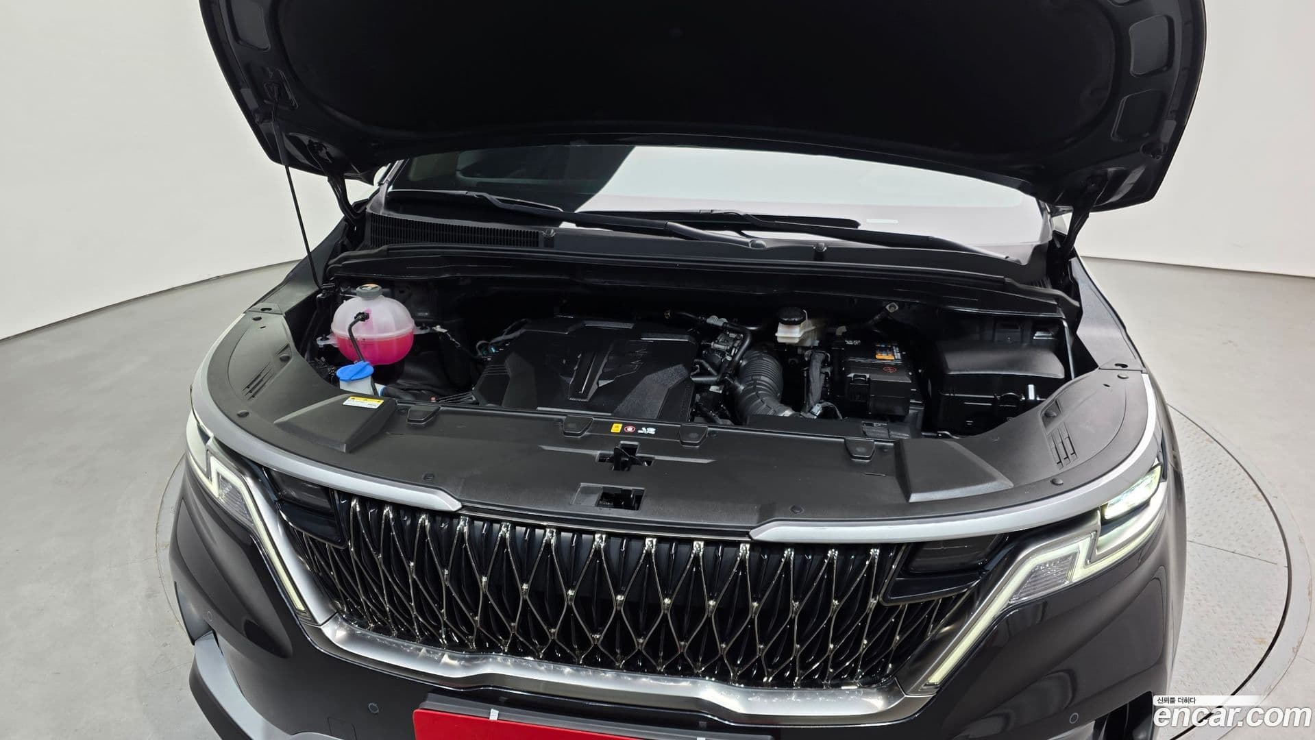 Main__Slider__Photo:Canival Kia 2023.0-5