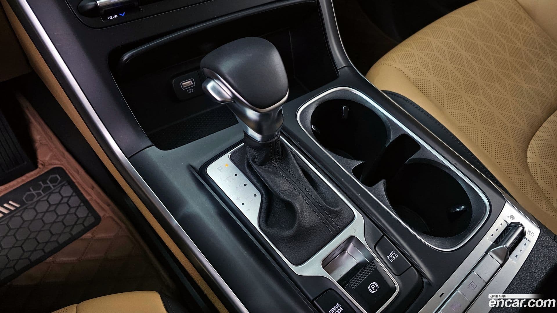 Main__Slider__Photo:Canival Kia 2023.0-8