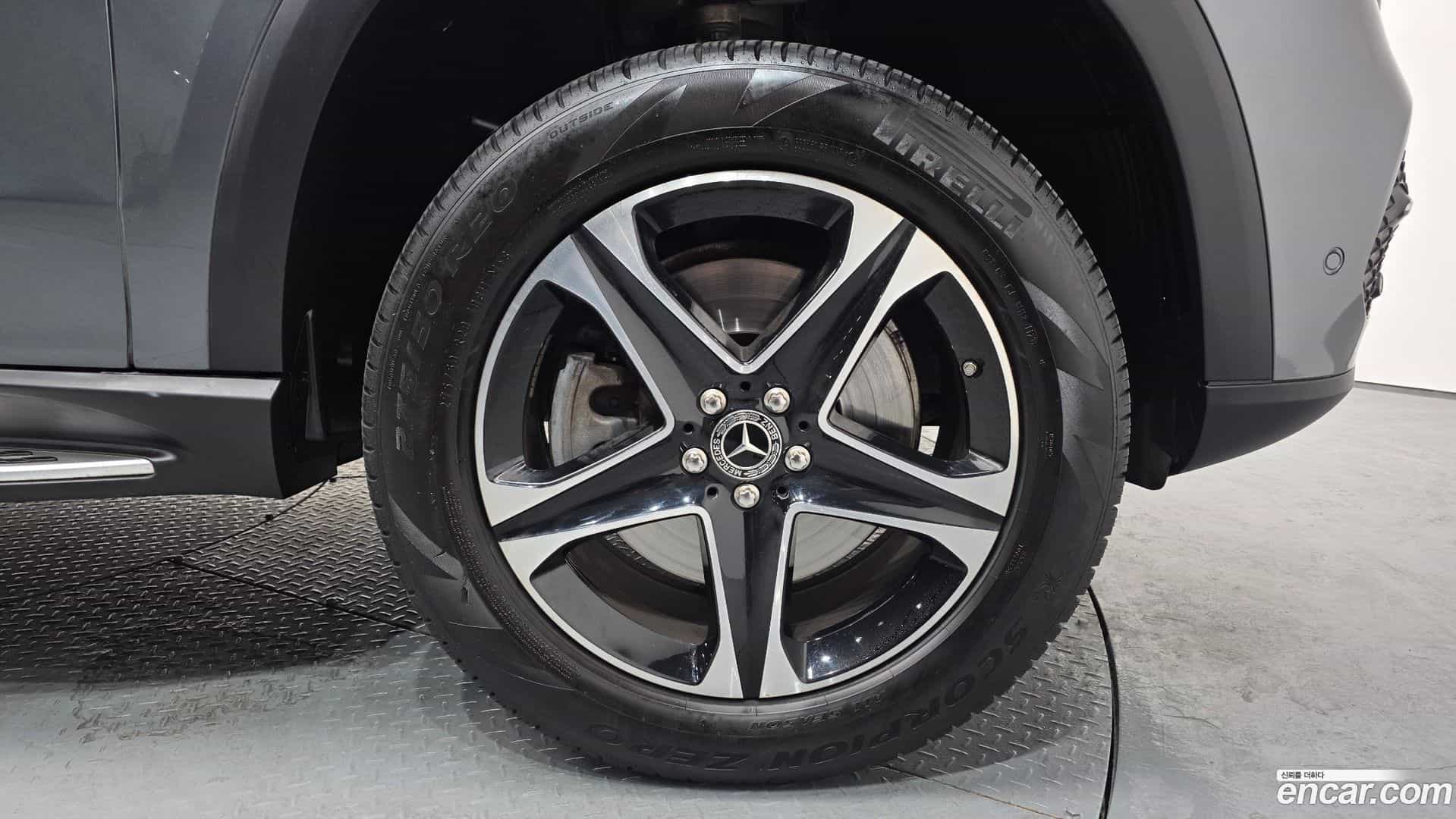 GLE-Class Mercedes-Benz 2022.2-OUTER-005