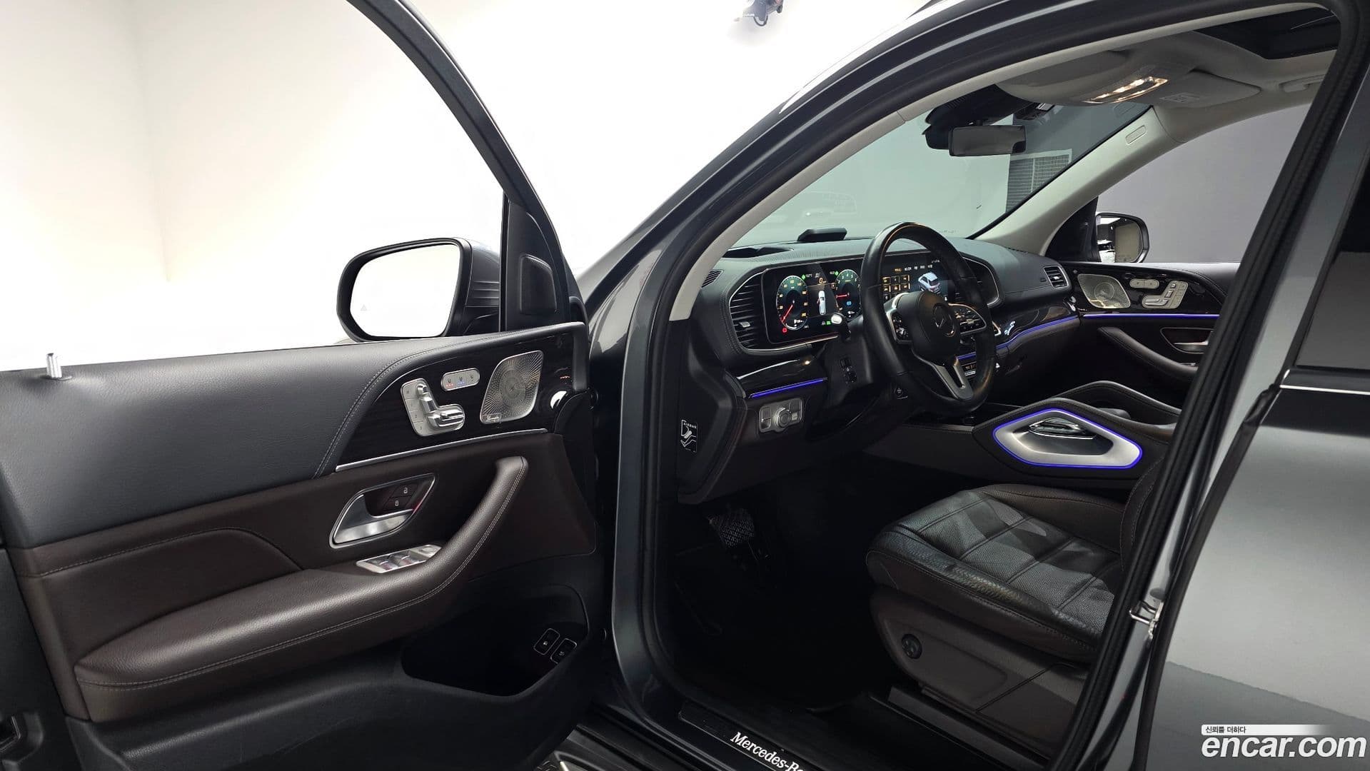 Main__Slider__Photo:GLE-Class Mercedes-Benz 2022.2-11