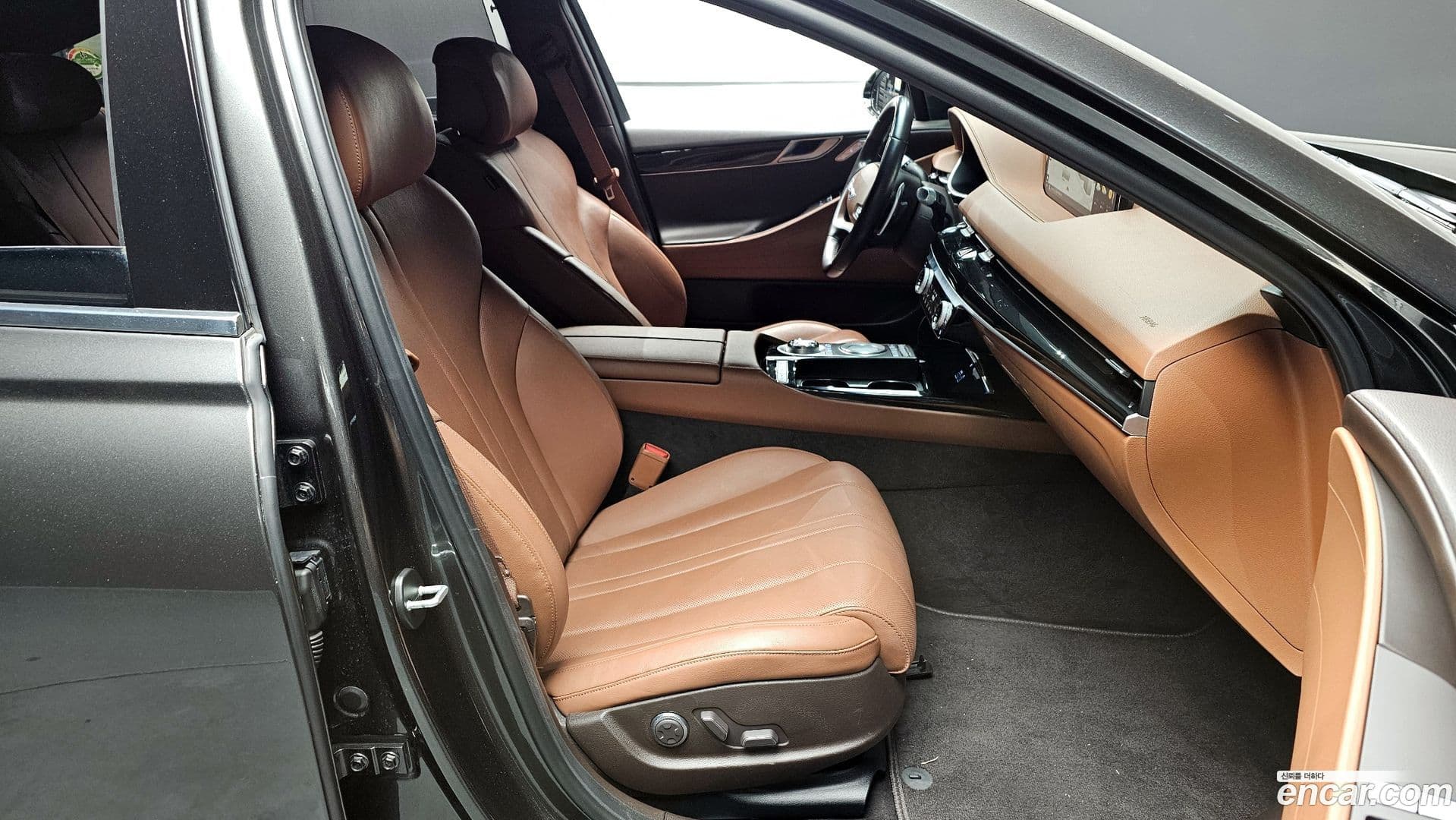 Main__Slider__Photo:G80 Genesis 2022.0-9