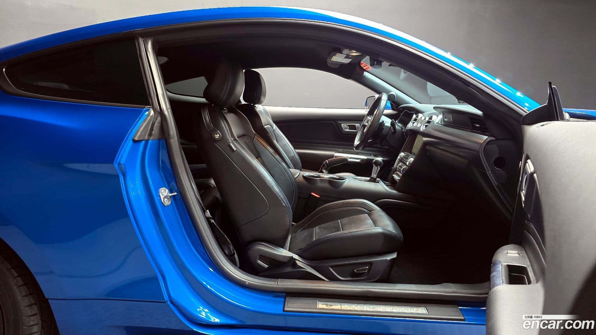 Main__Slider__Photo:Mustang Ford 2019.9-9