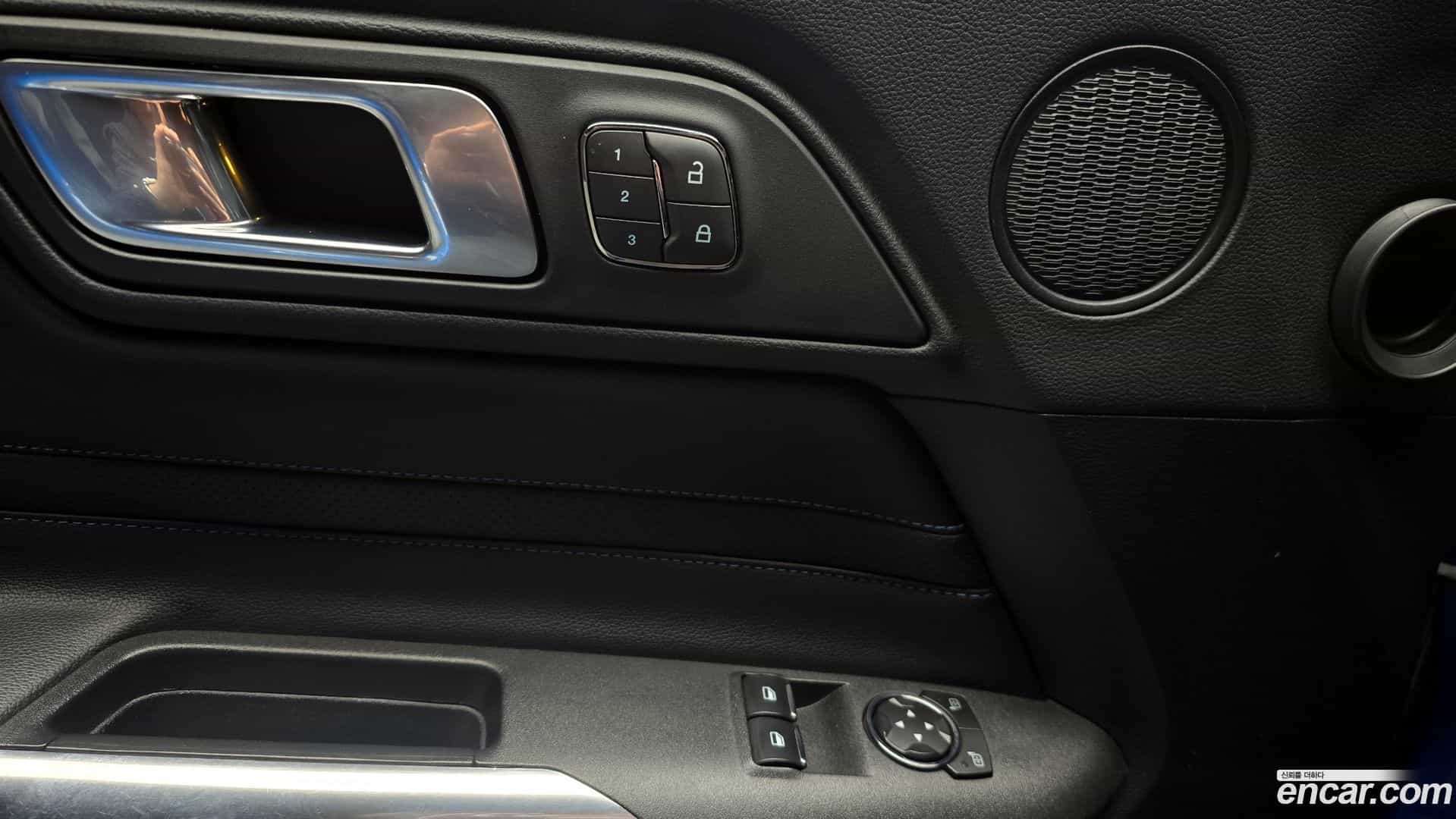 Mustang Ford 2019.9-OPTION-022