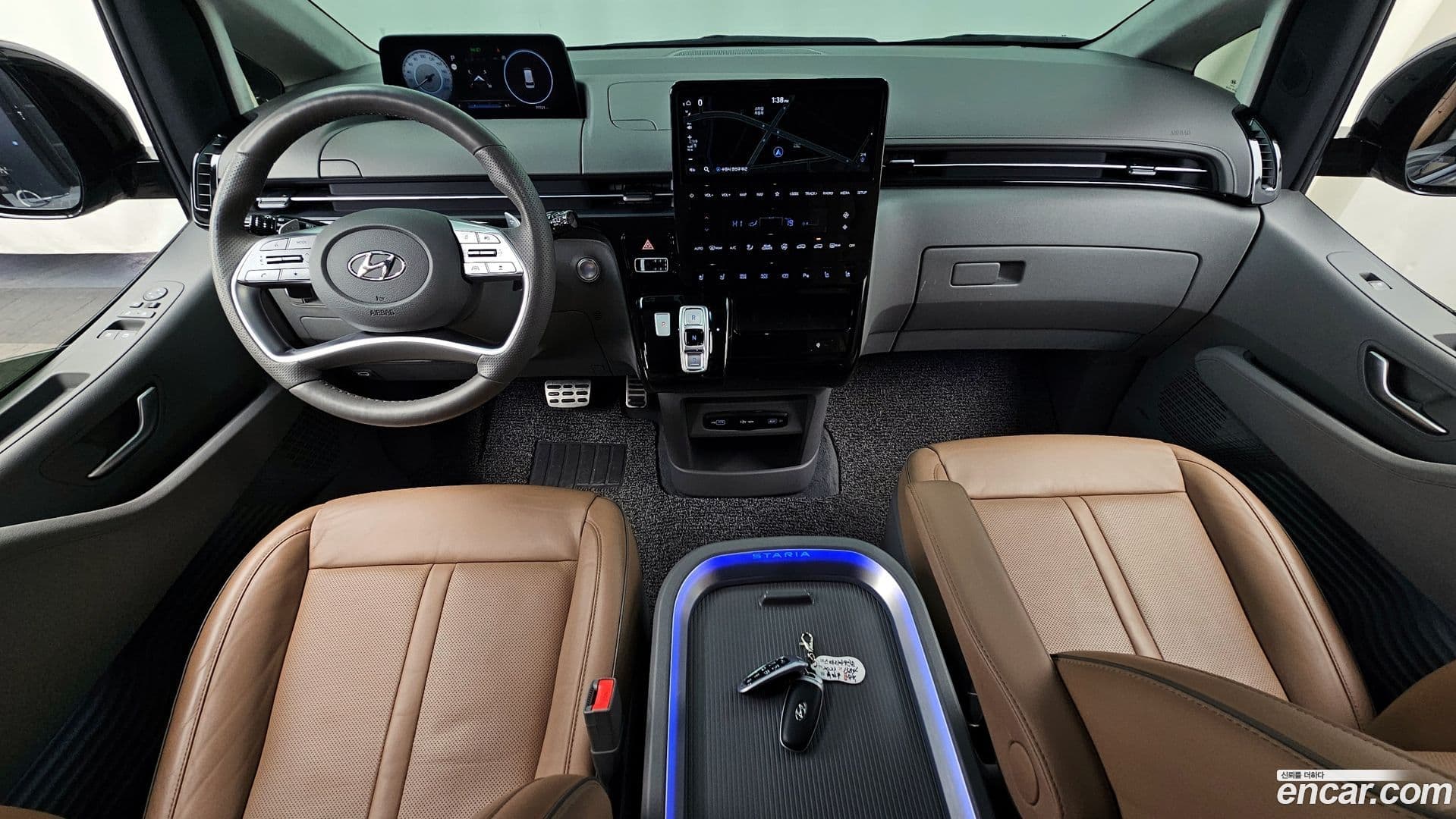 Main__Slider__Photo:Staria Hyundai 2023.6-6