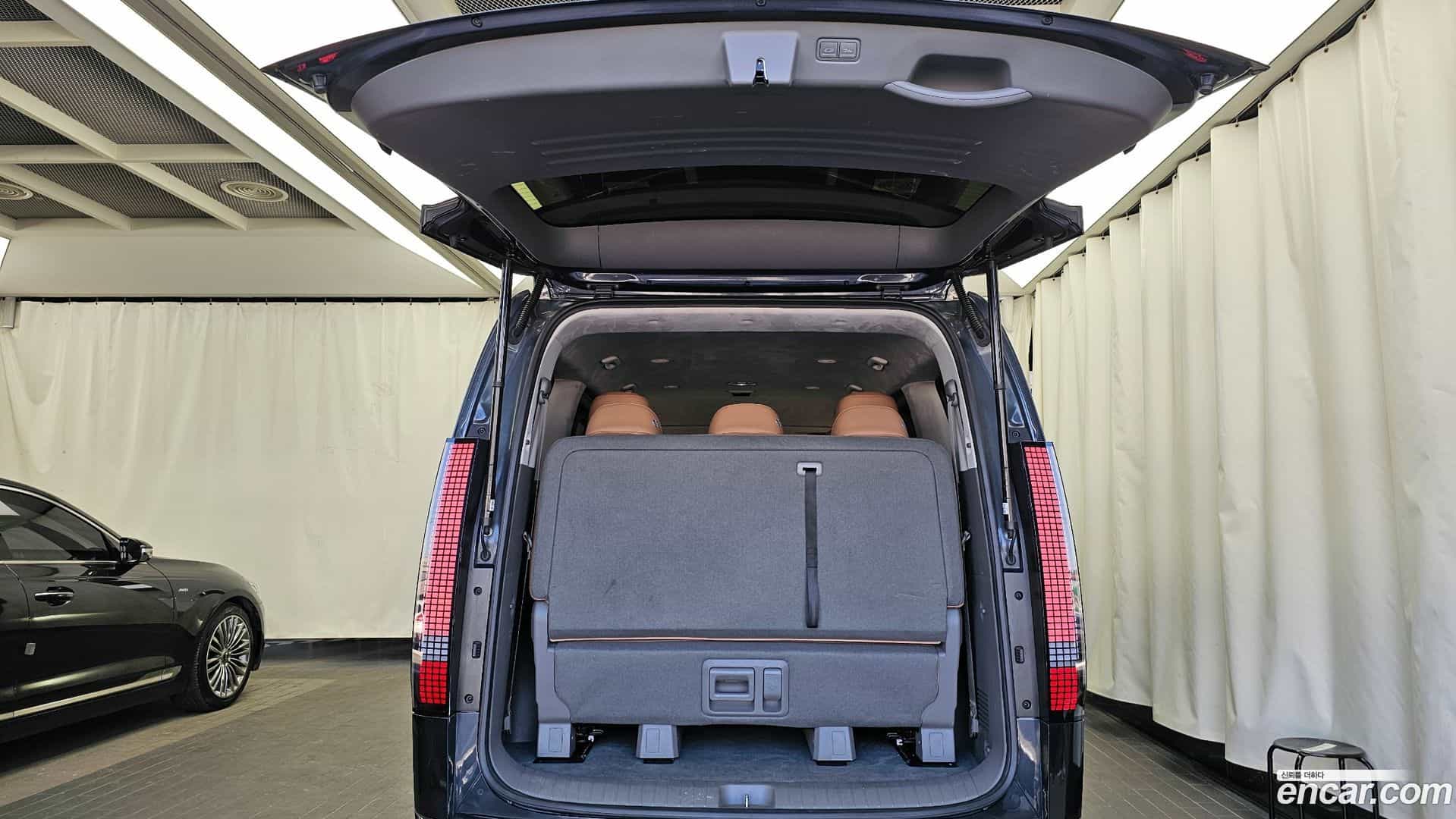 Staria Hyundai 2023.6-OPTION-024