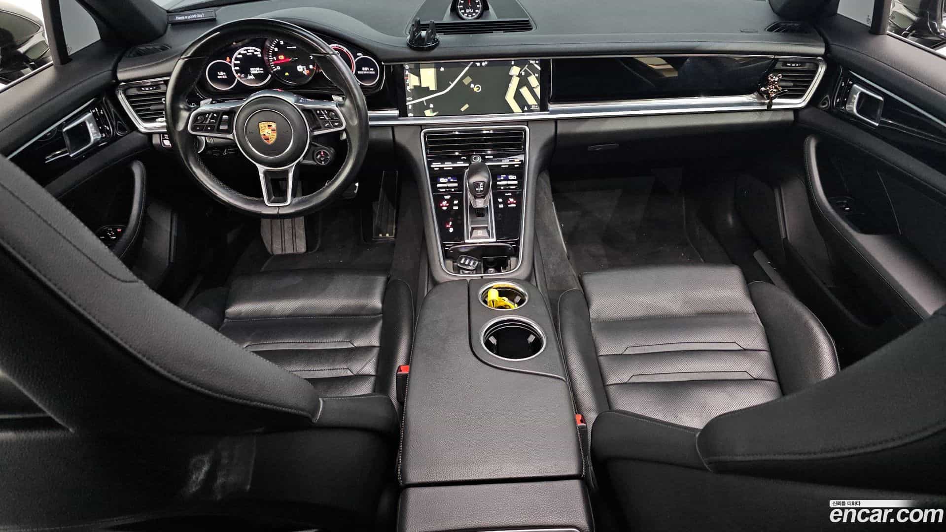 Panamera Porsche 2018.2-INNER-007